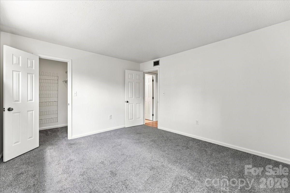 419 W 8th Street 59 Property Photo 33