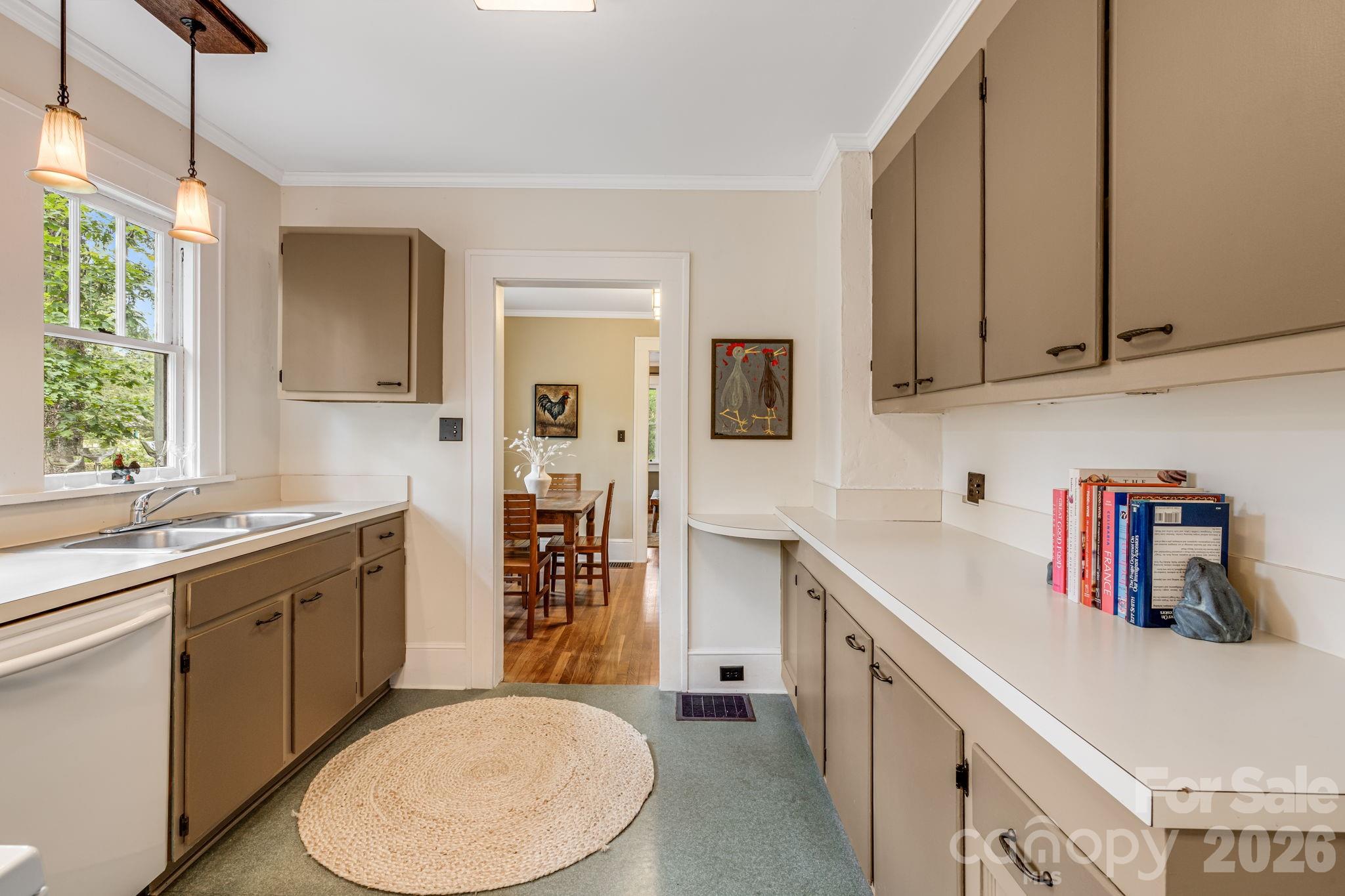15 Rosewood Avenue Property Photo 12