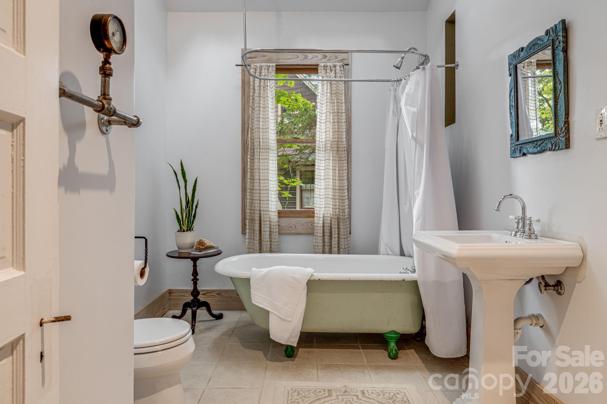 15 Rosewood Avenue Property Photo 15