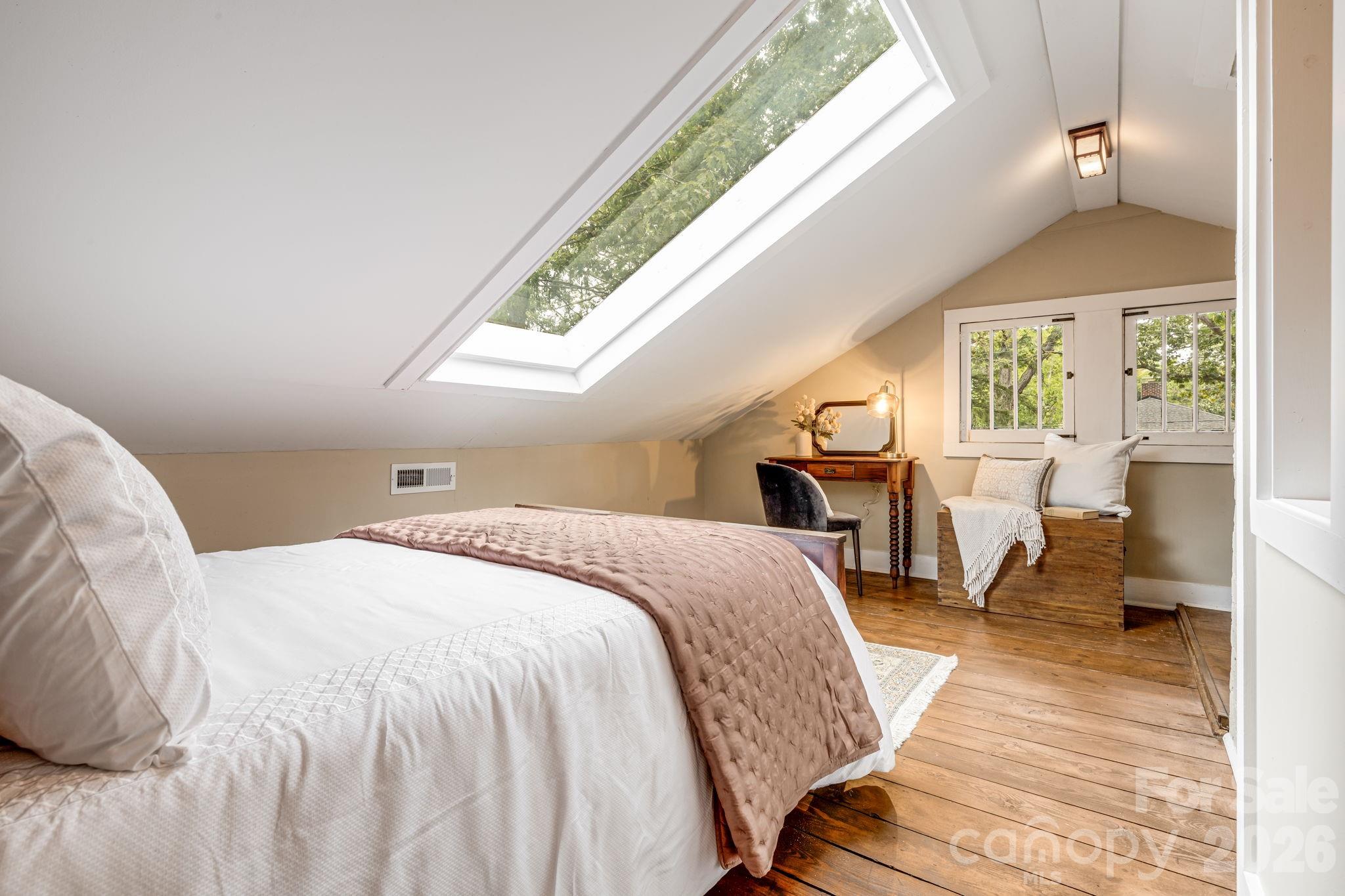 15 Rosewood Avenue Property Photo 21