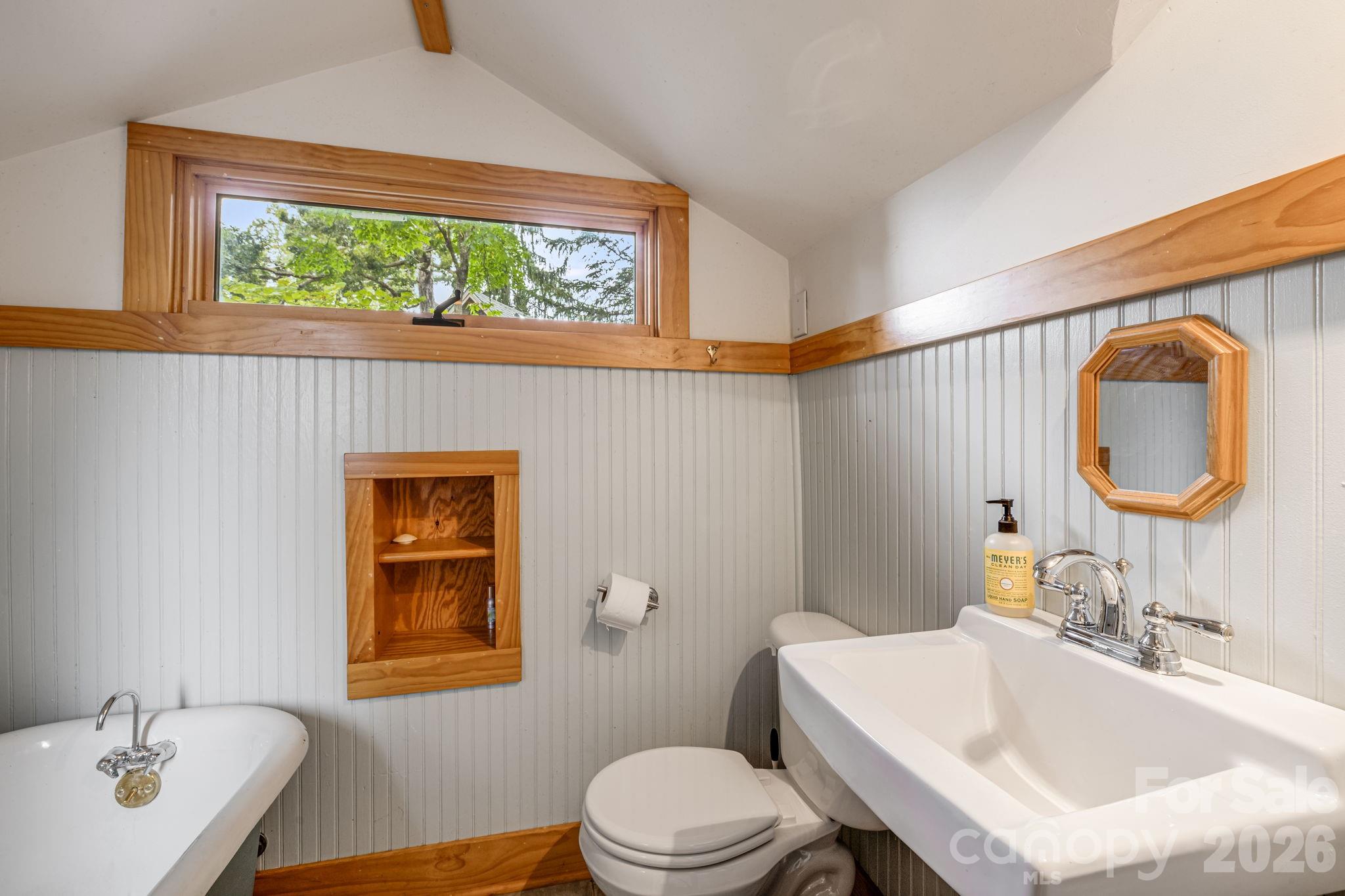 15 Rosewood Avenue Property Photo 22