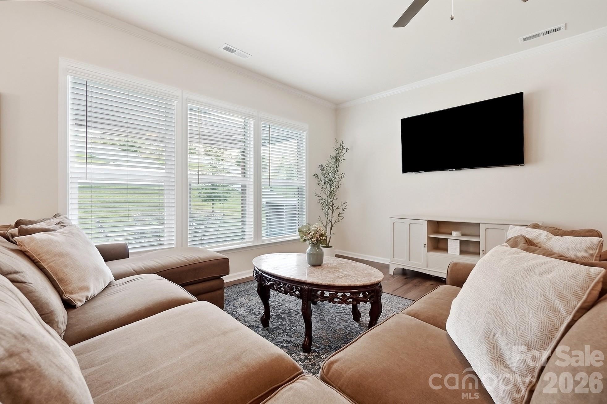5091 Havencrest Drive Property Photo 7
