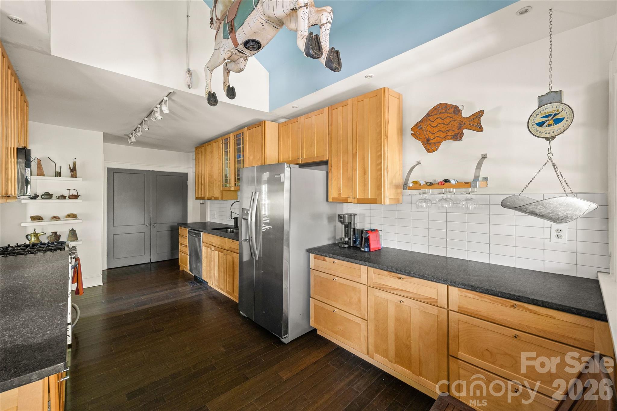1900 Thomas Avenue Property Photo 11