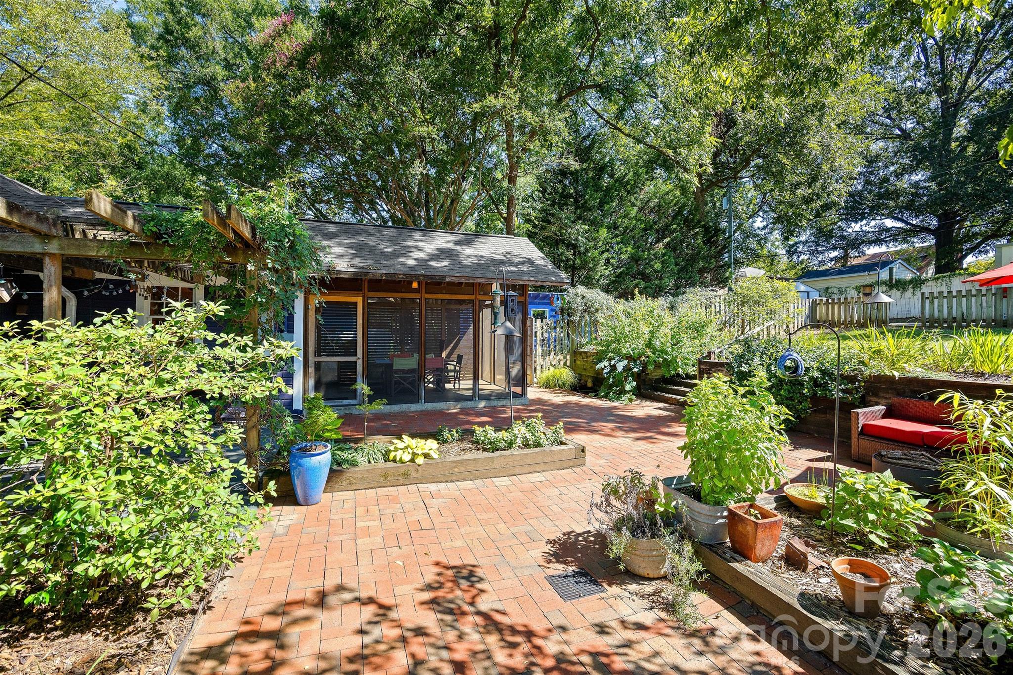1900 Thomas Avenue Property Photo 25
