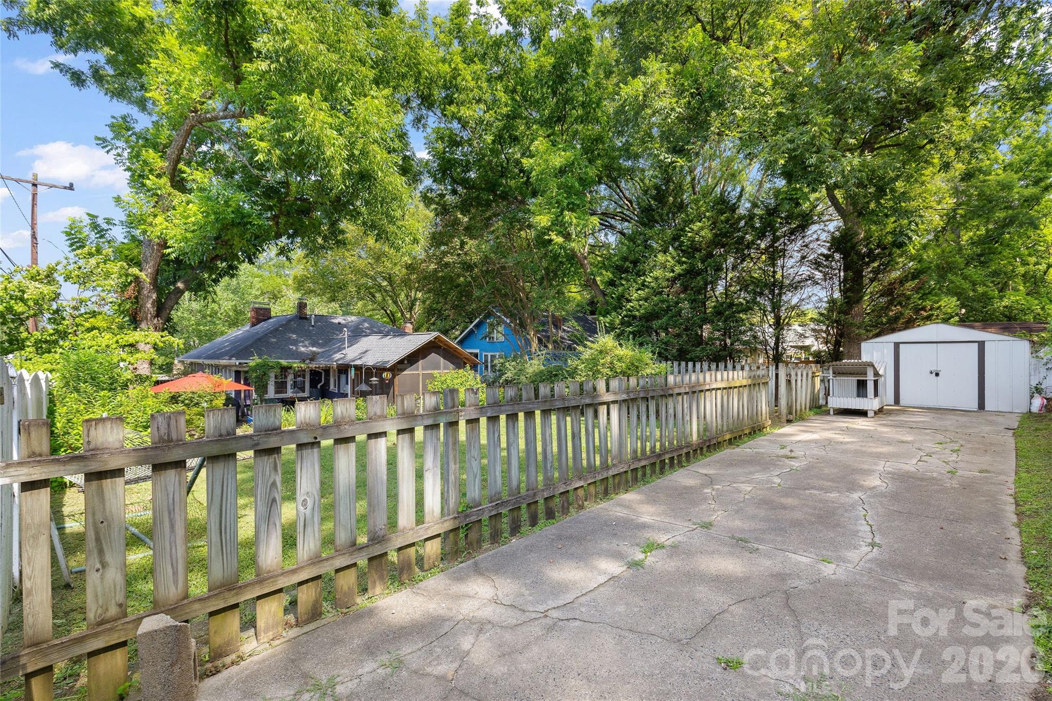 1900 Thomas Avenue Property Photo 31