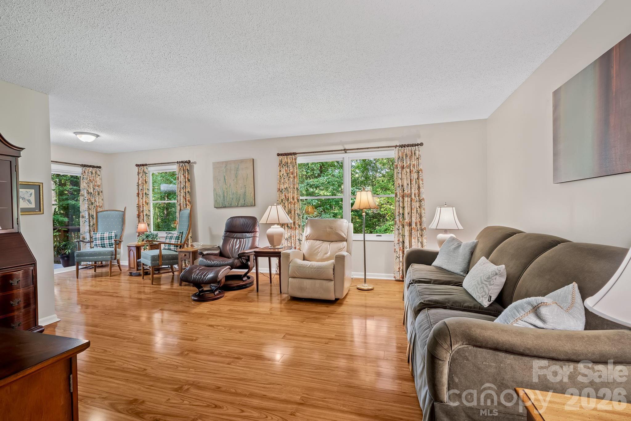 2 Brae Burn Way Property Photo 7