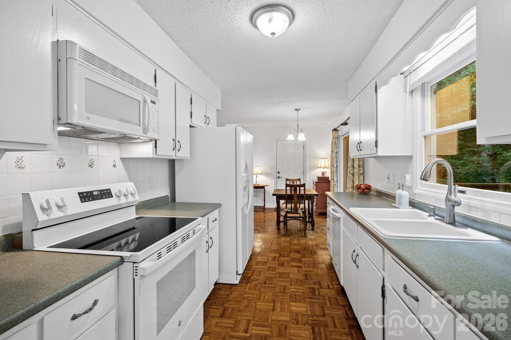 2 Brae Burn Way Property Photo 10