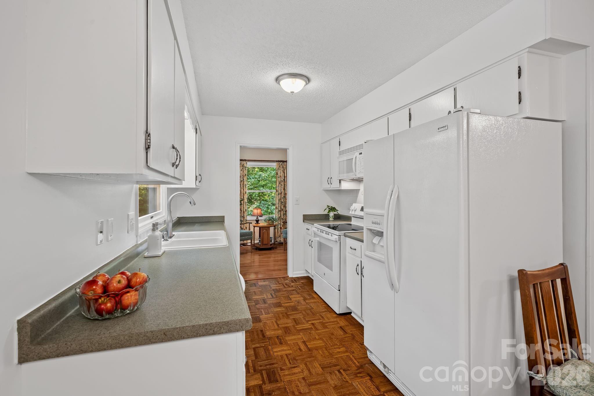 2 Brae Burn Way Property Photo 11