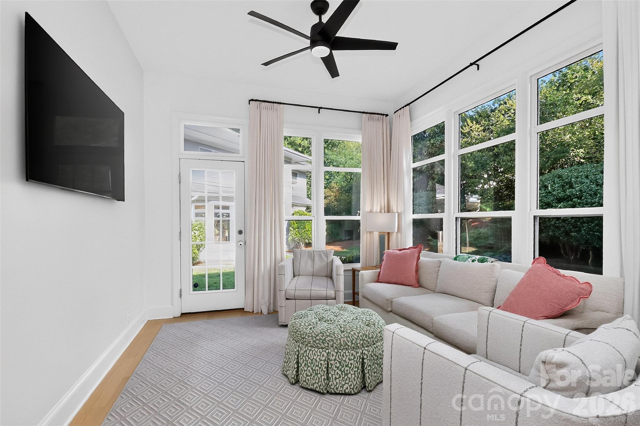 1901 Cortelyou Road Property Photo 10