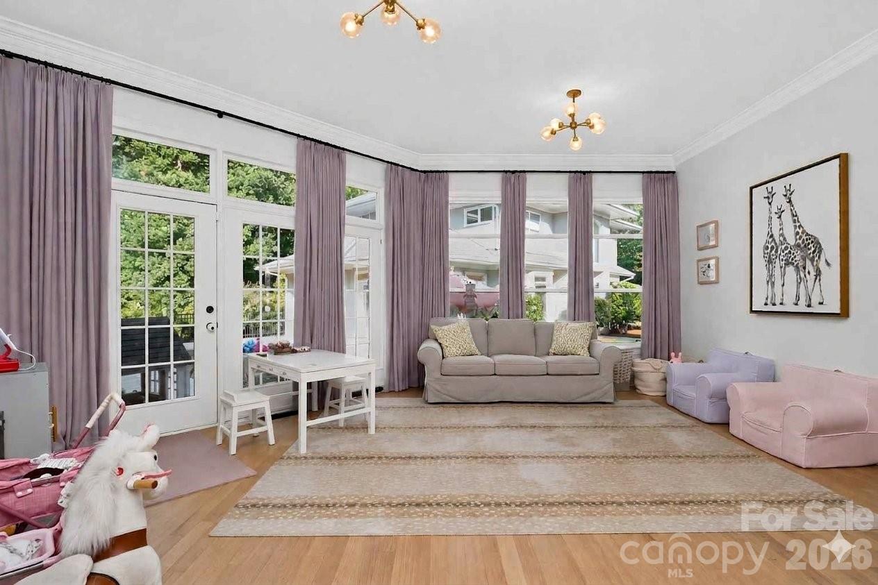1901 Cortelyou Road Property Photo 11