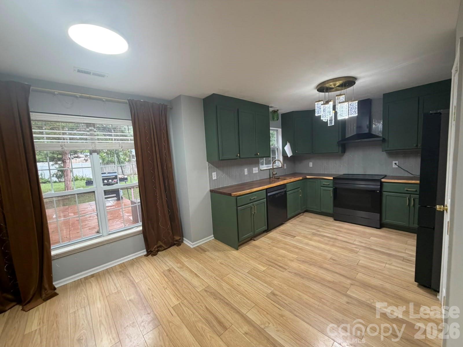 6105 Old Corral Street Property Photo 2