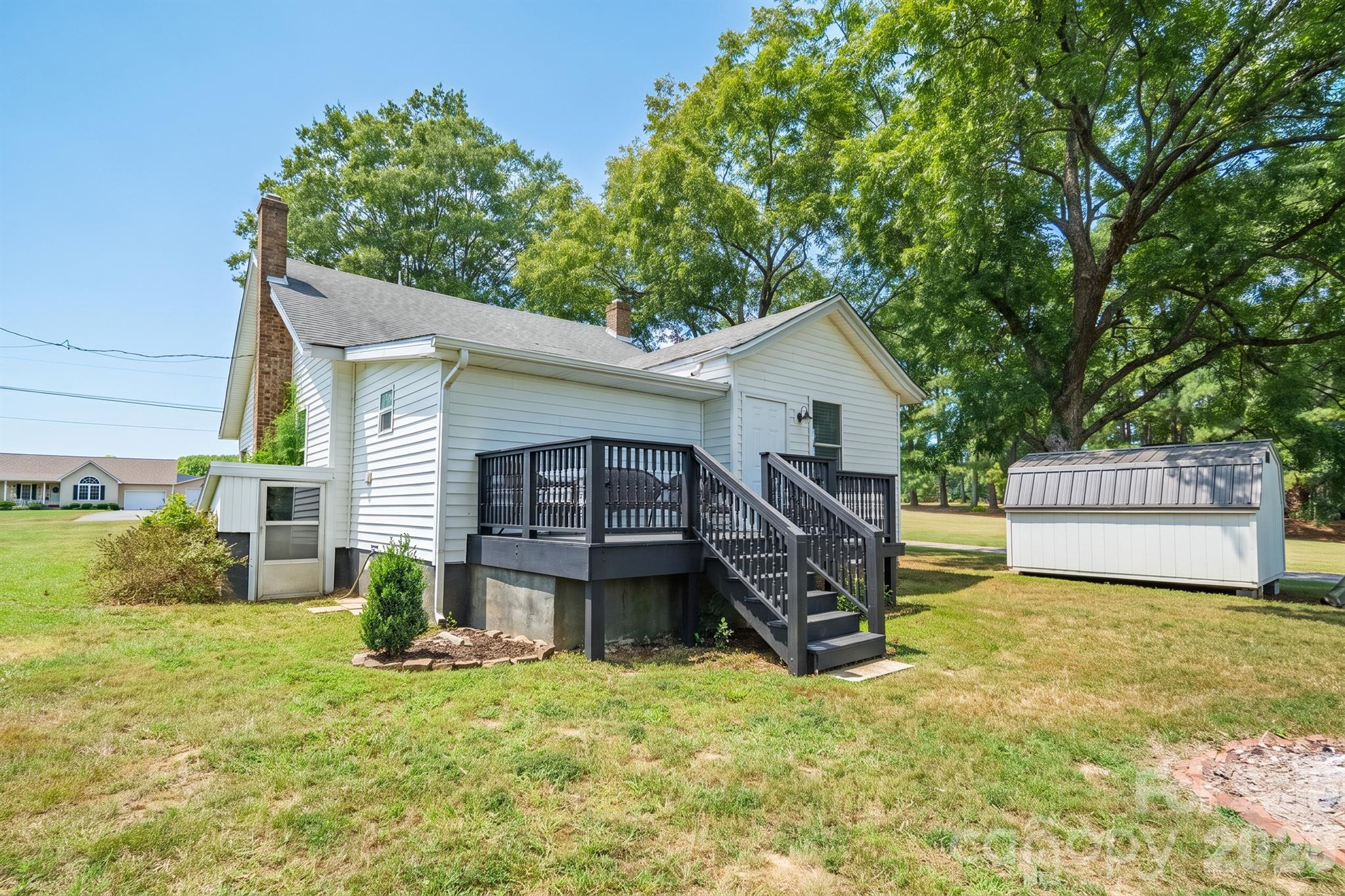 28032 Pole Running Road Property Photo 37