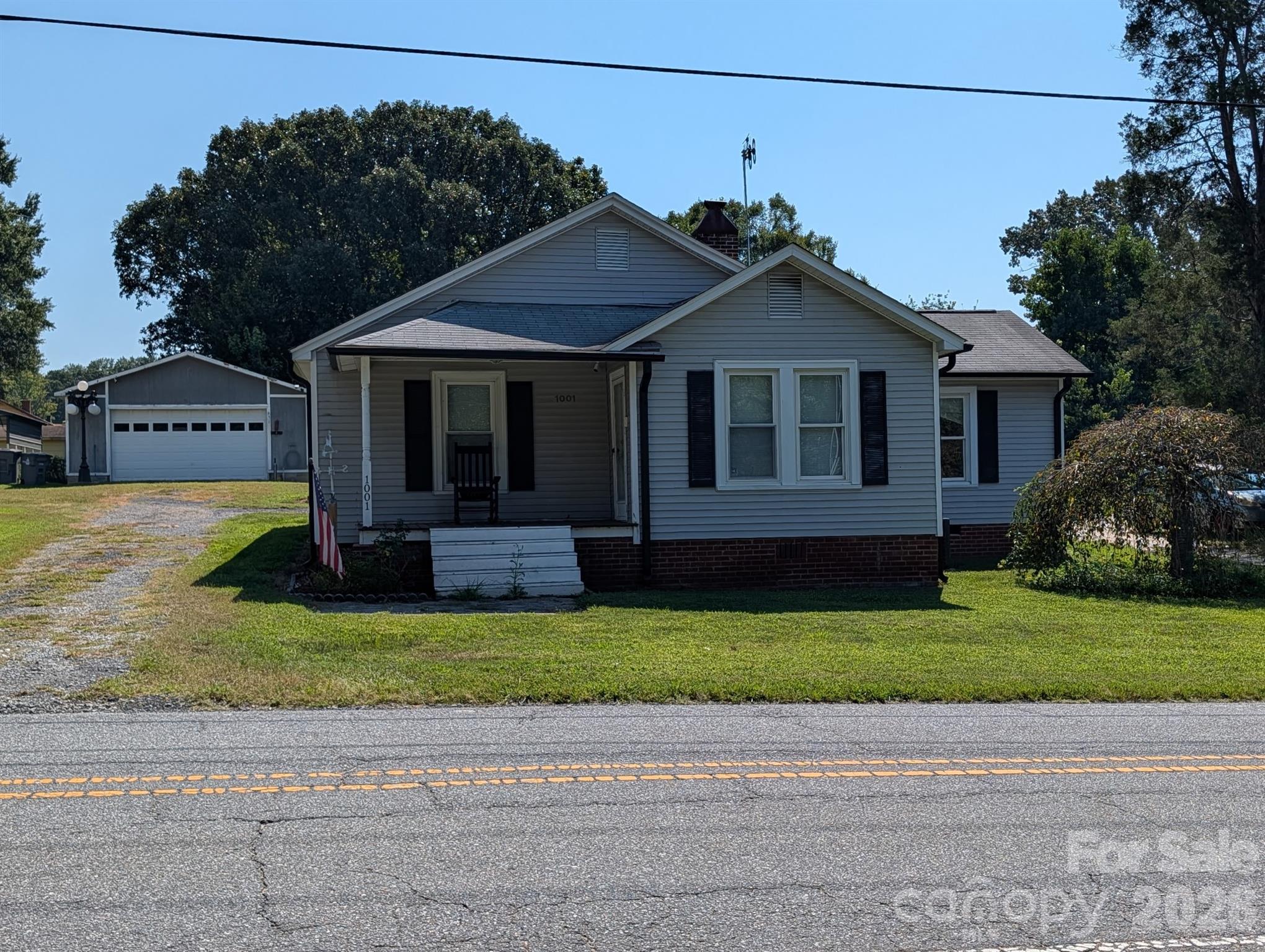 1001 Klondale Avenue Property Photo 1