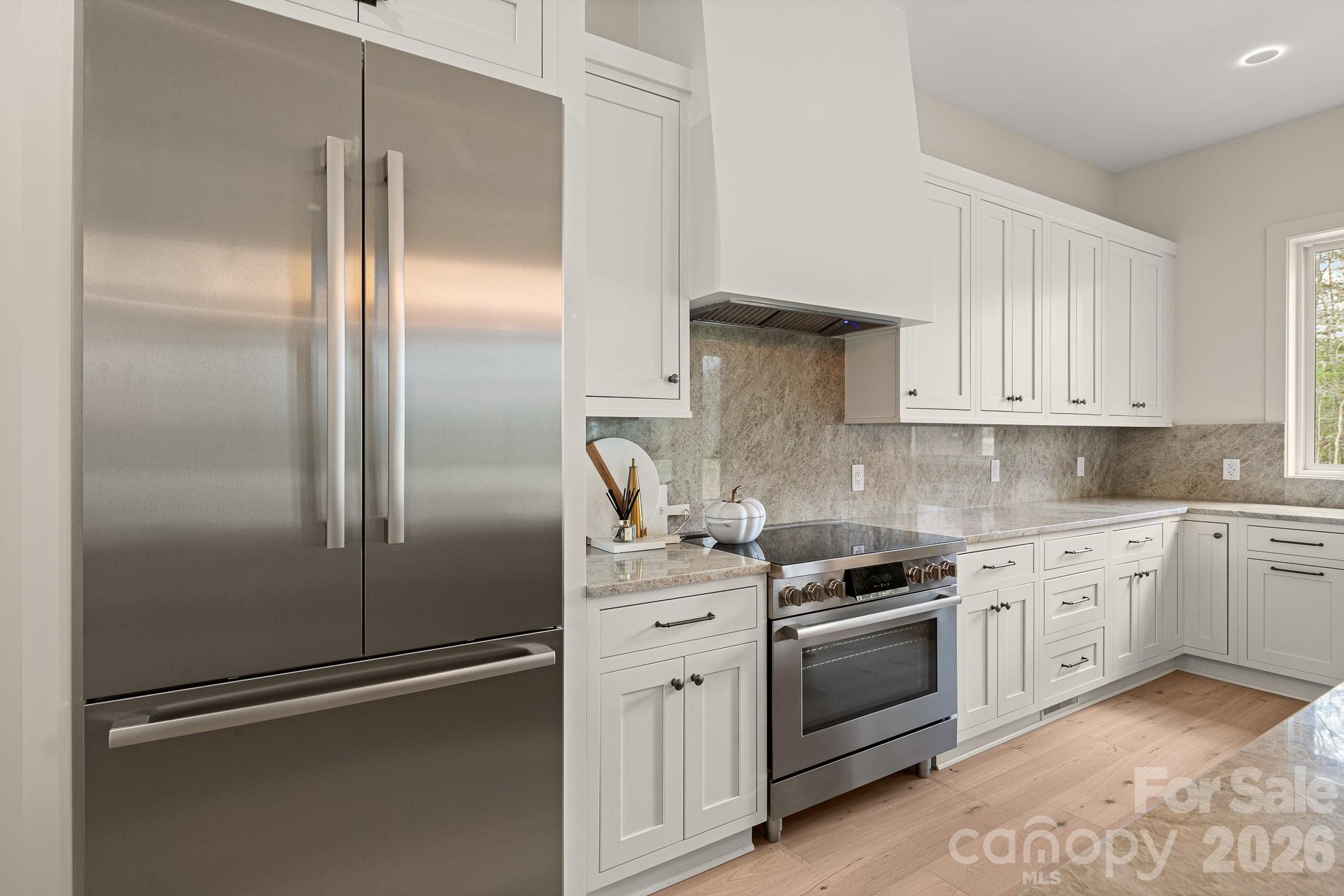 144 Golden Pasture Drive Property Photo 11