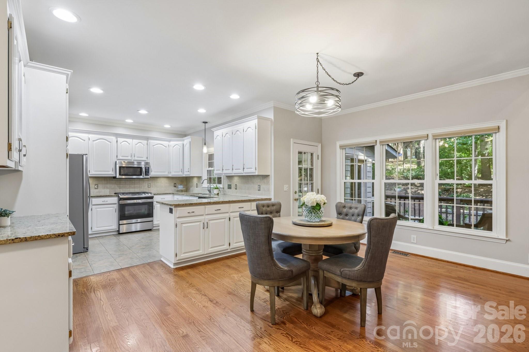 5385 Stone Brook Court Property Photo 9
