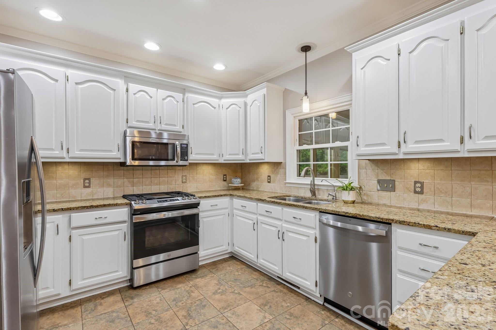 5385 Stone Brook Court Property Photo 10