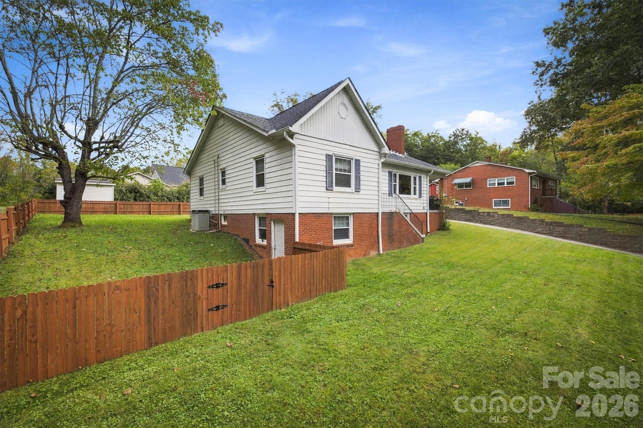 214 Morehead Street Property Photo 1