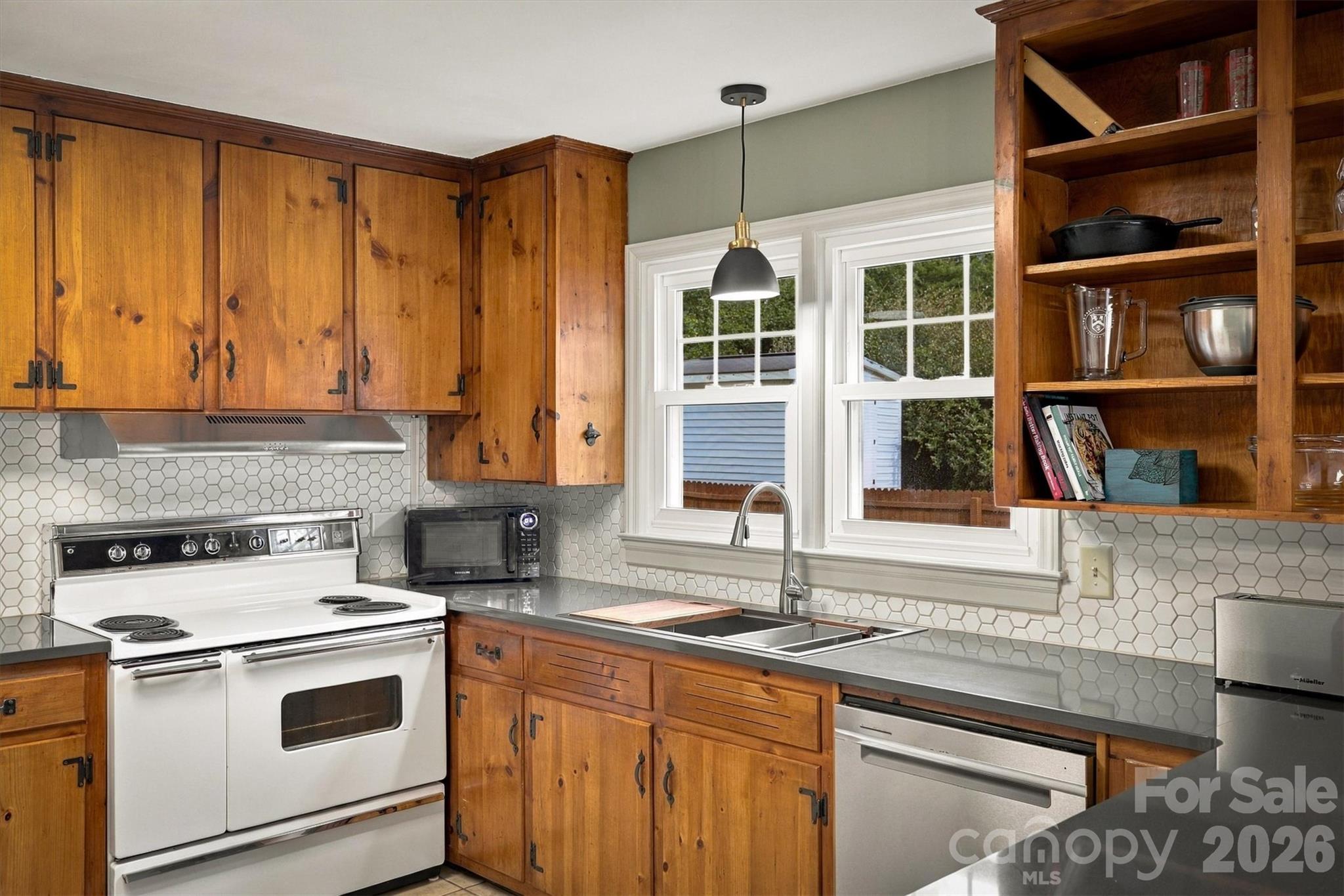 214 Morehead Street Property Photo 10