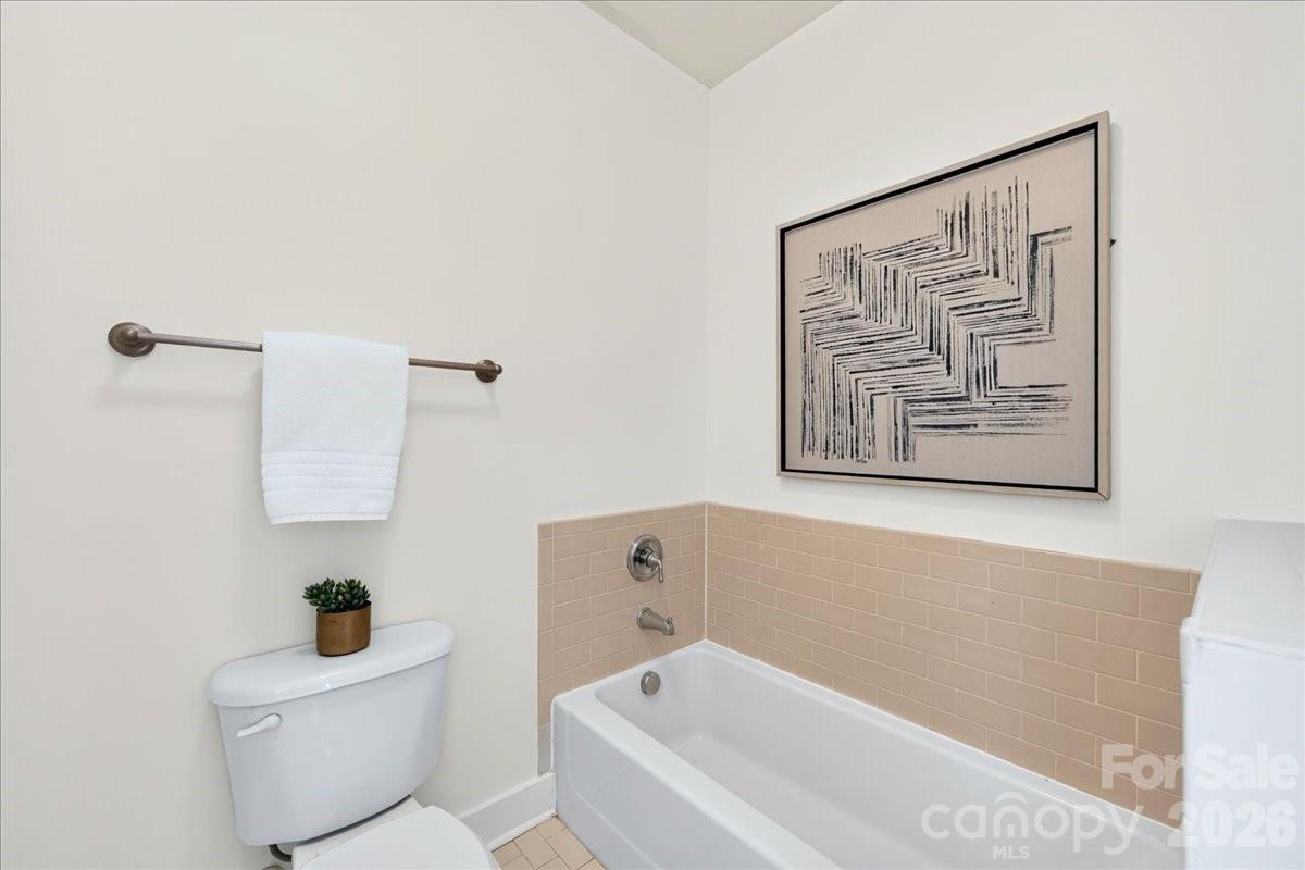 1101 W 1st Street 104 Property Photo 26