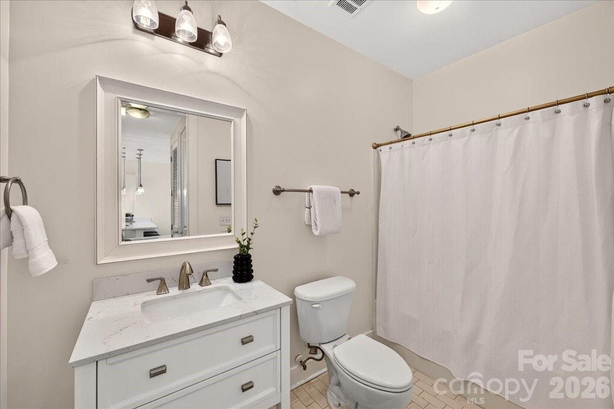 1101 W 1st Street 104 Property Photo 30