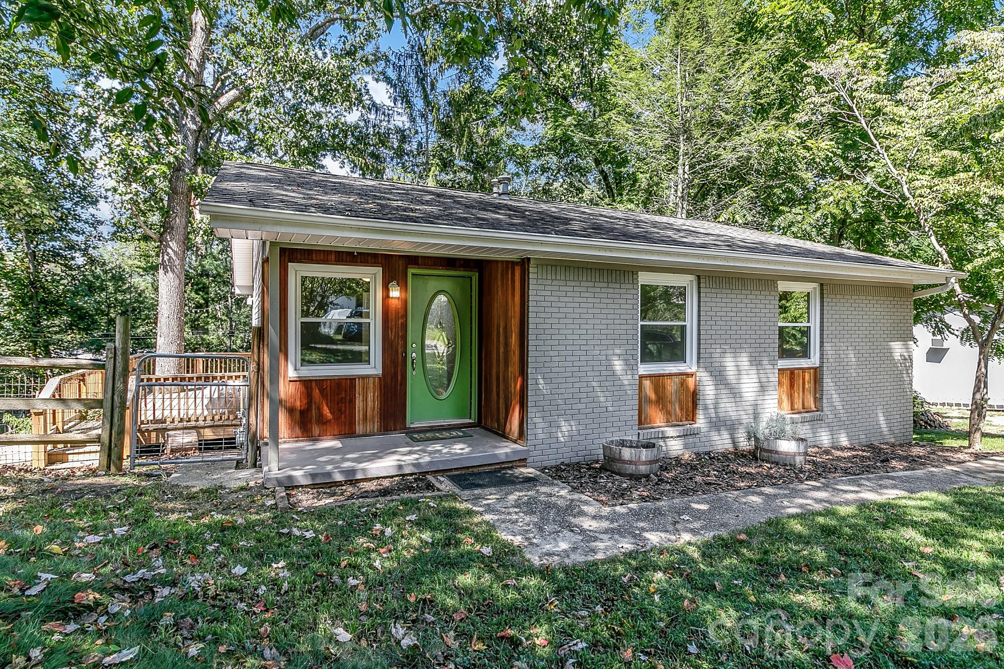 16 Merlin Way Property Photo 2