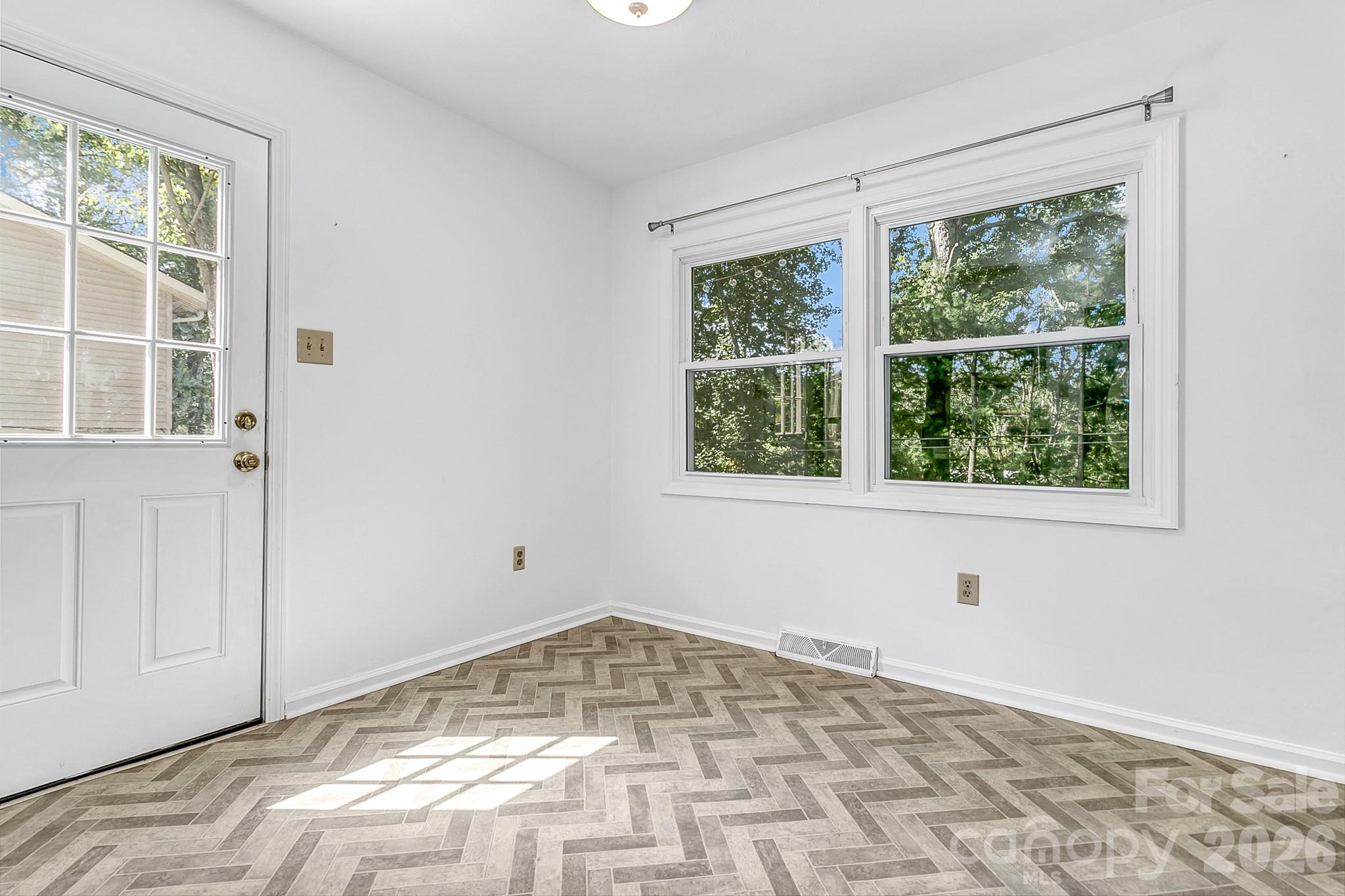 16 Merlin Way Property Photo 7