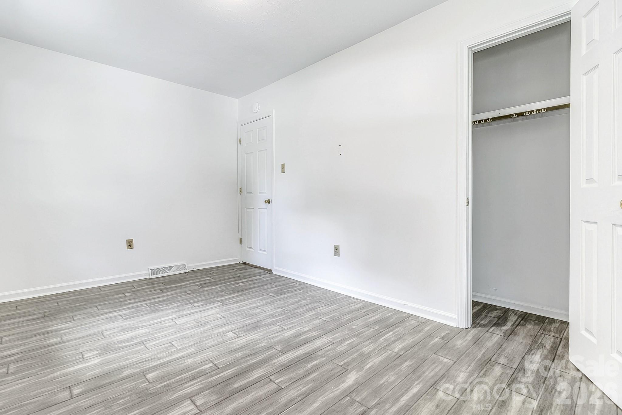 16 Merlin Way Property Photo 23