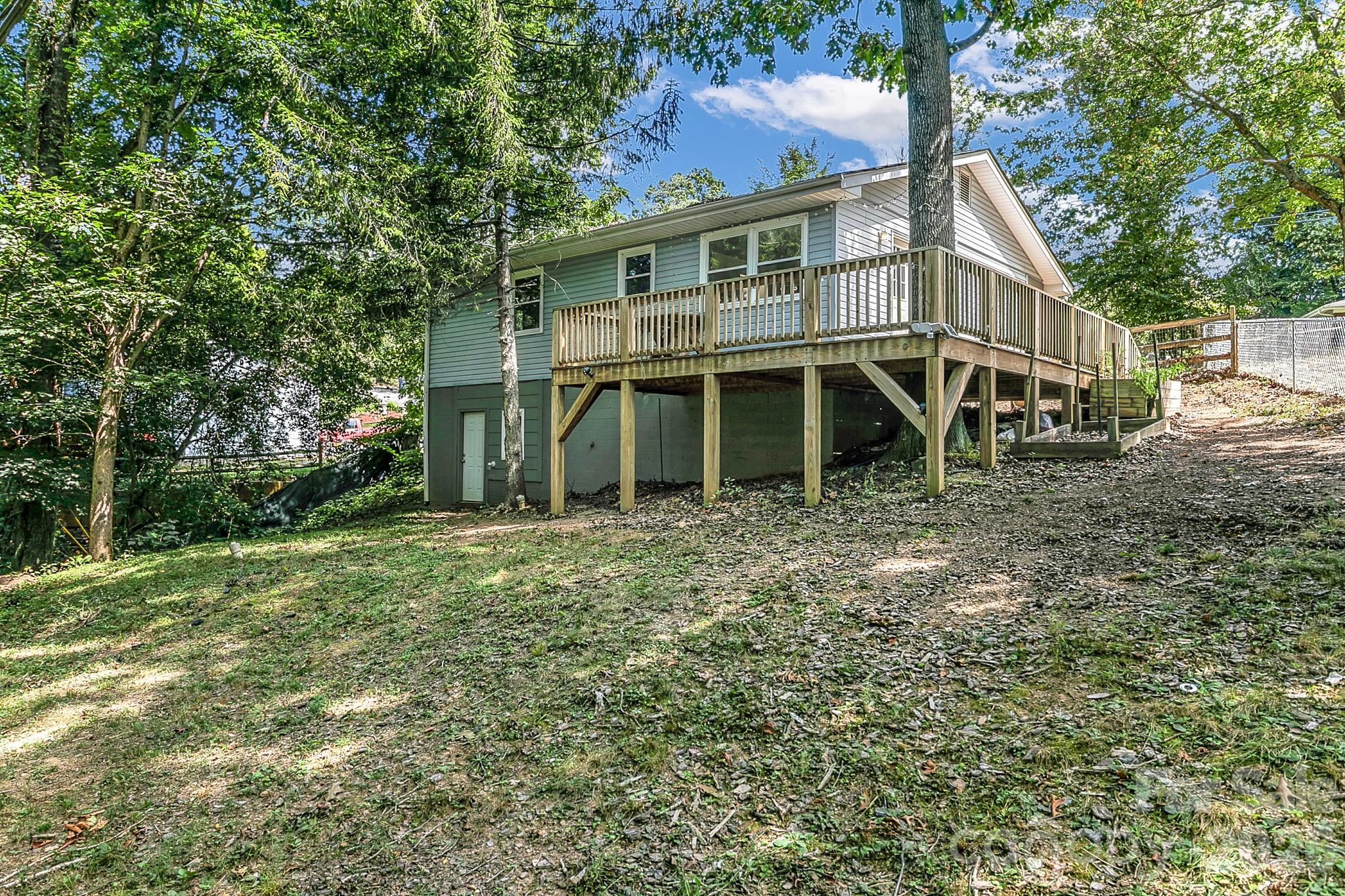 16 Merlin Way Property Photo 37