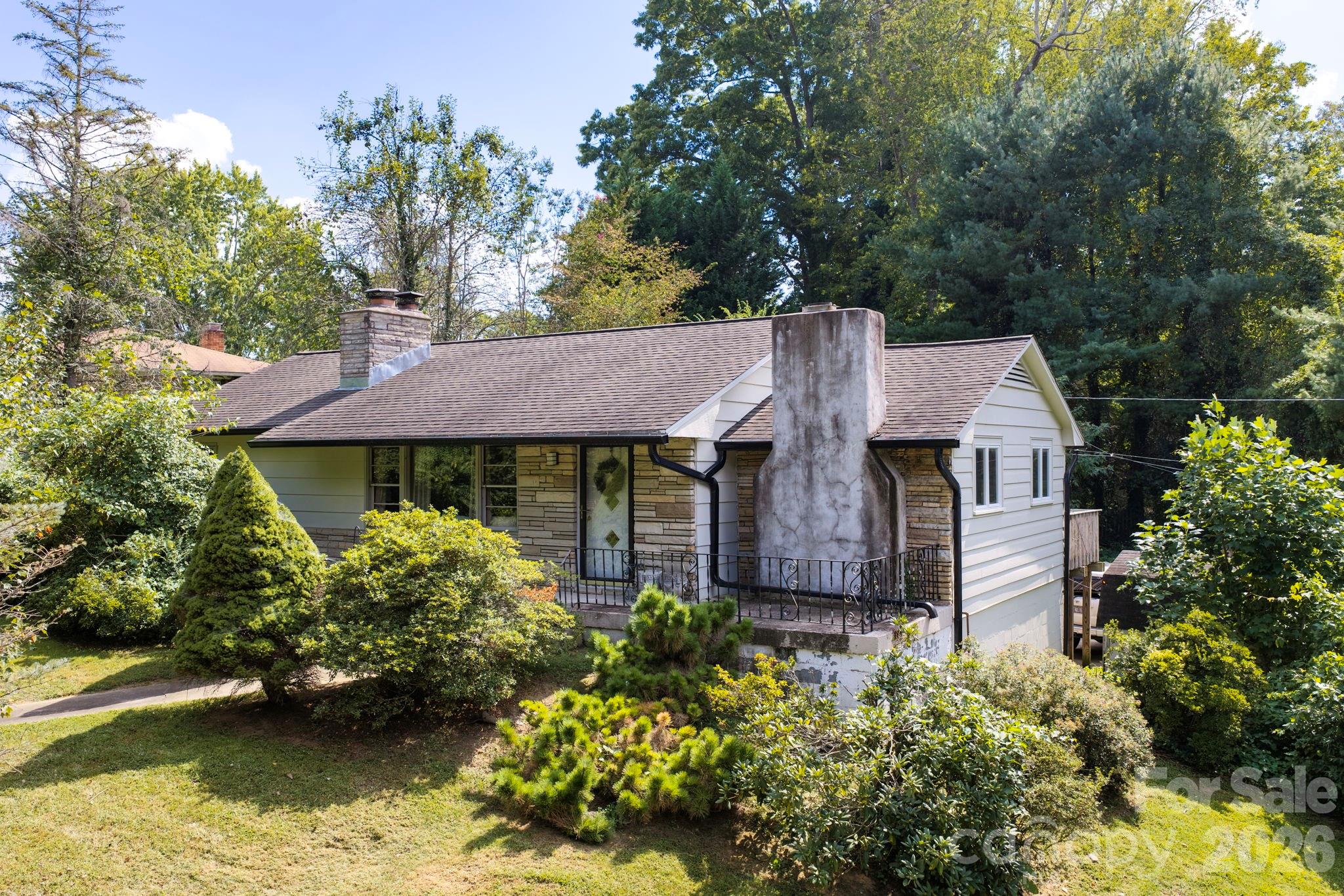 109 Wilshire Drive Property Photo 1