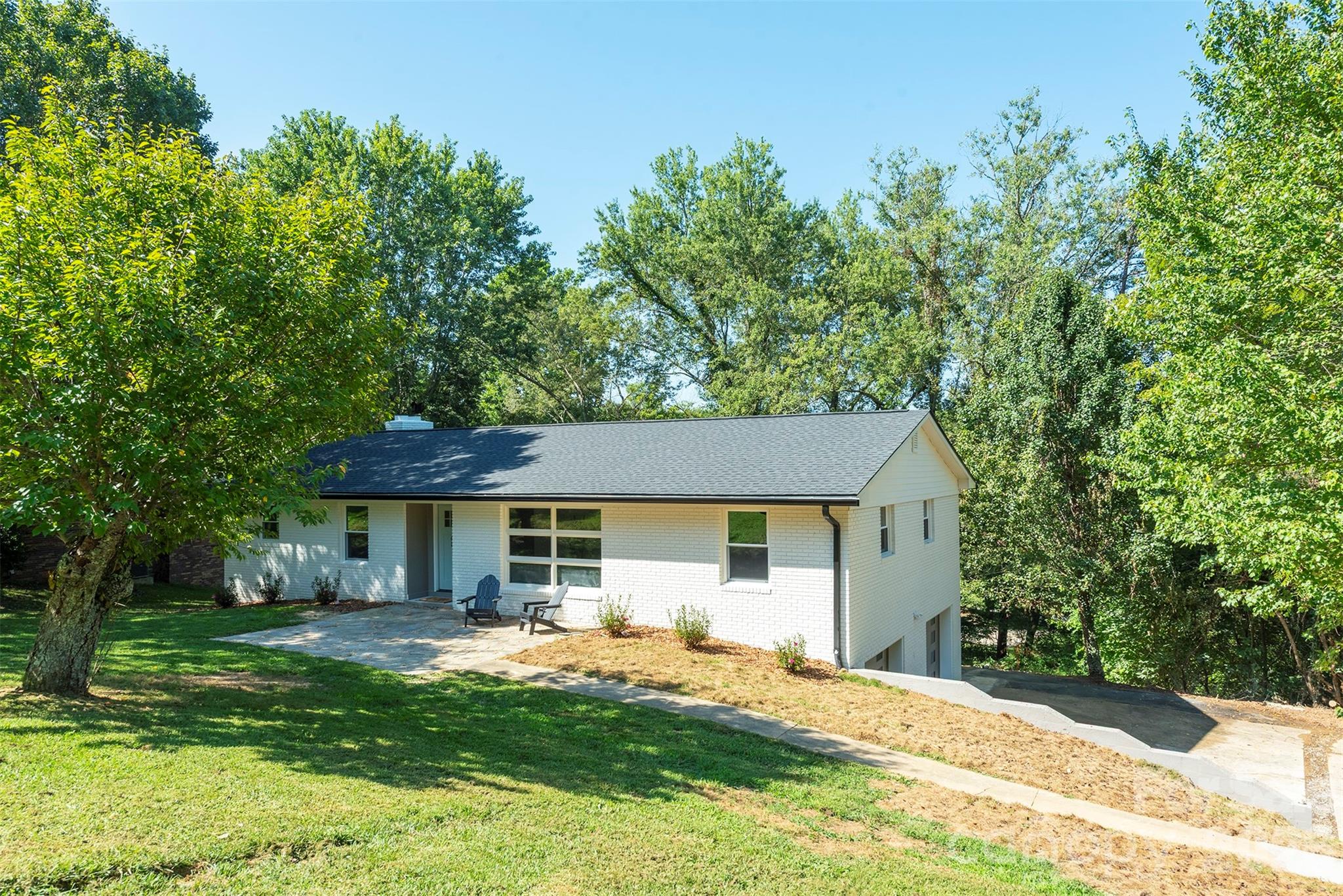 68 Sun Valley Drive Property Photo 2