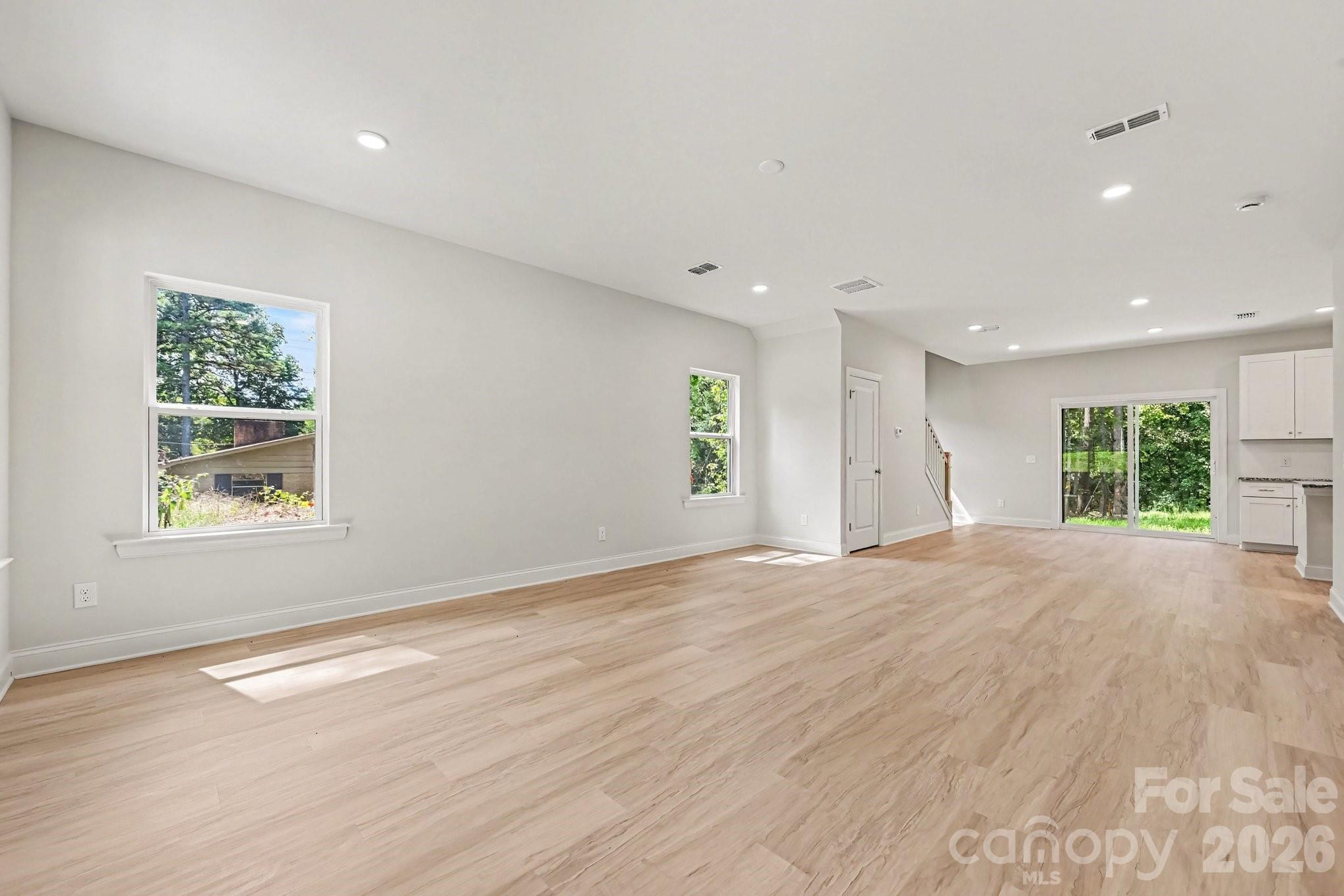 2883 Loviee Road Property Photo 6