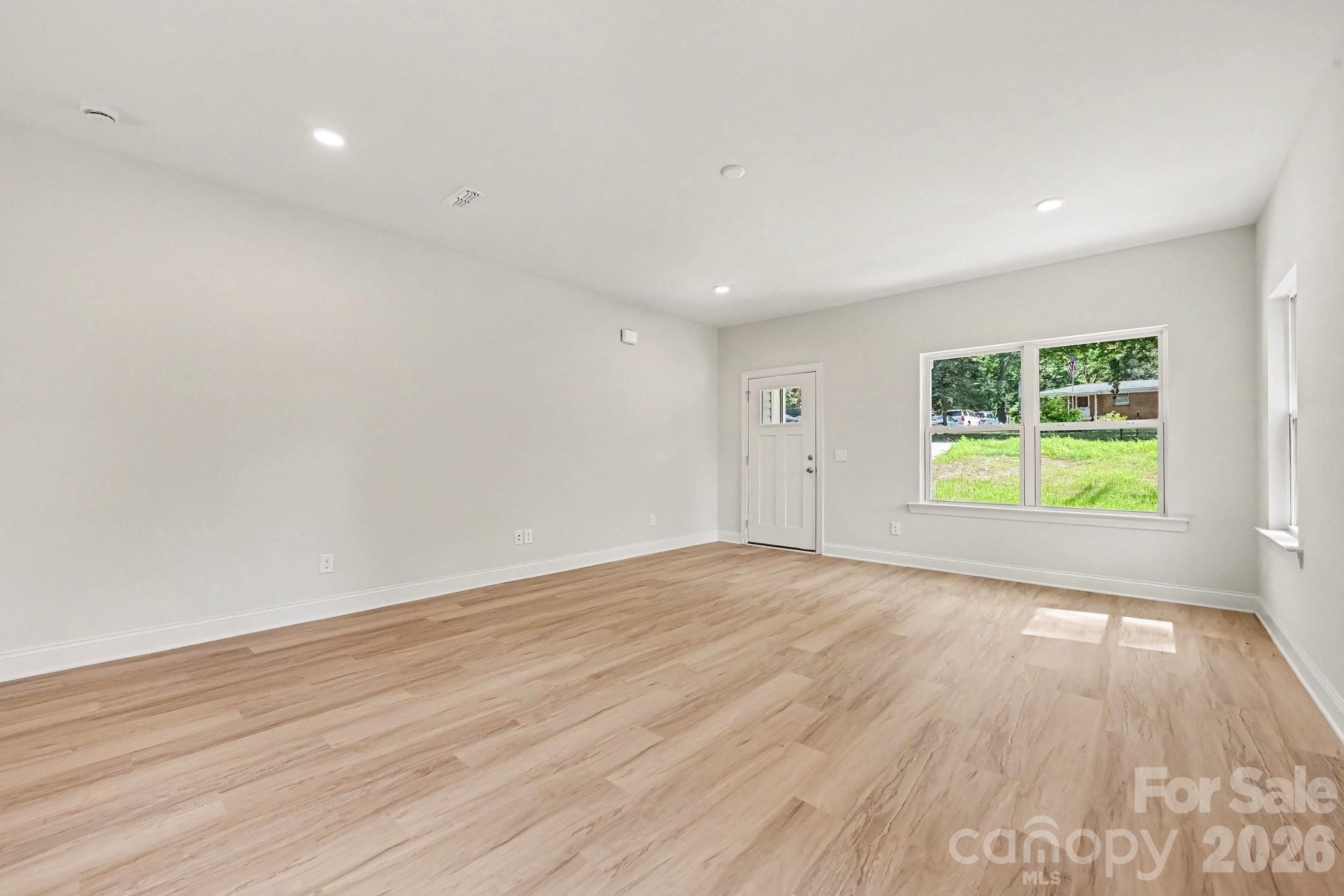 2883 Loviee Road Property Photo 7