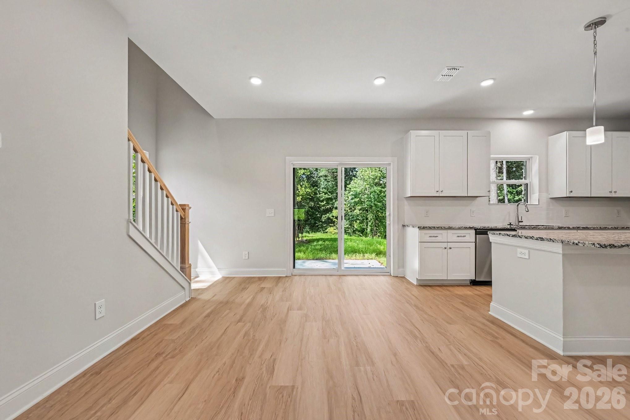 2883 Loviee Road Property Photo 8