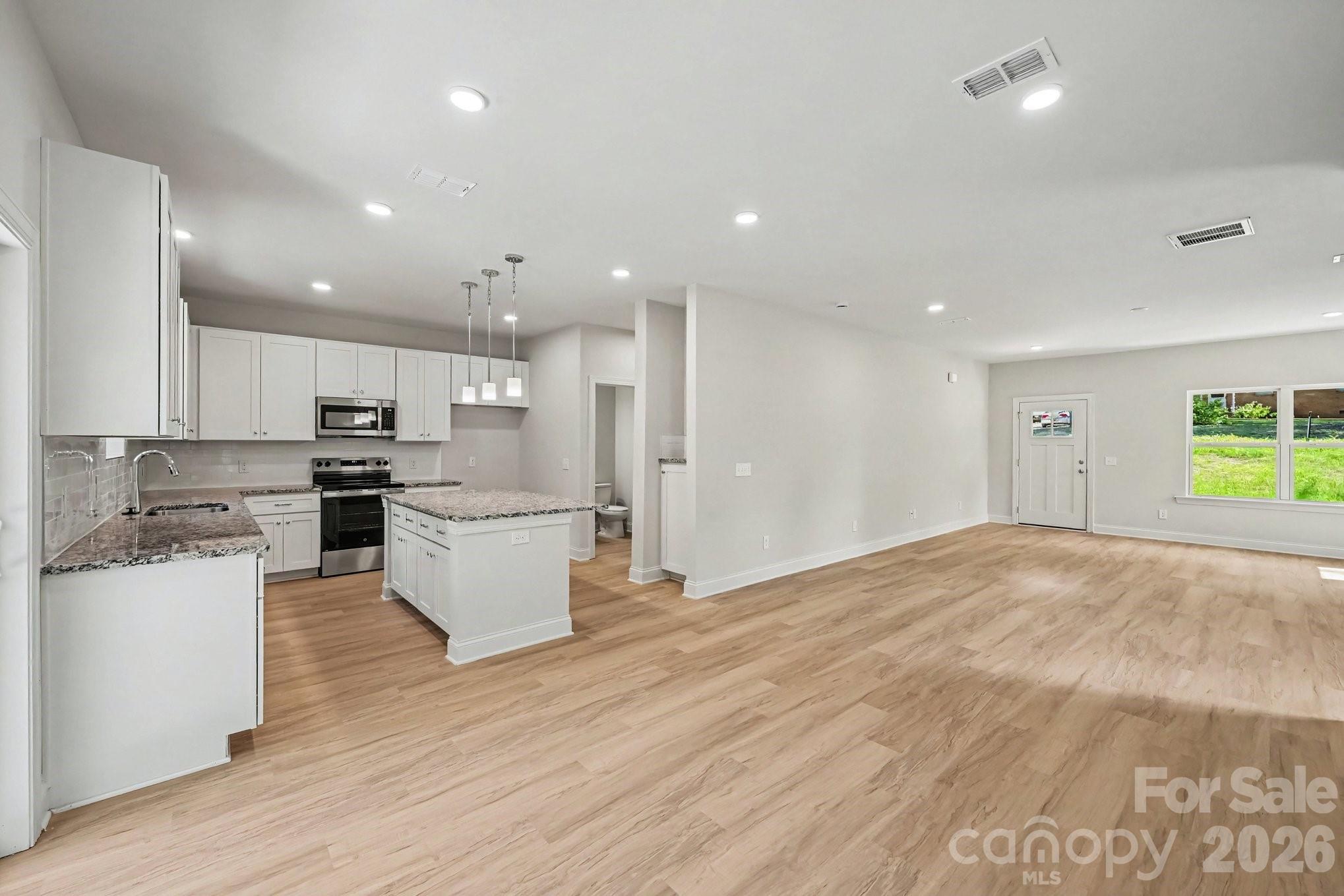 2883 Loviee Road Property Photo 9