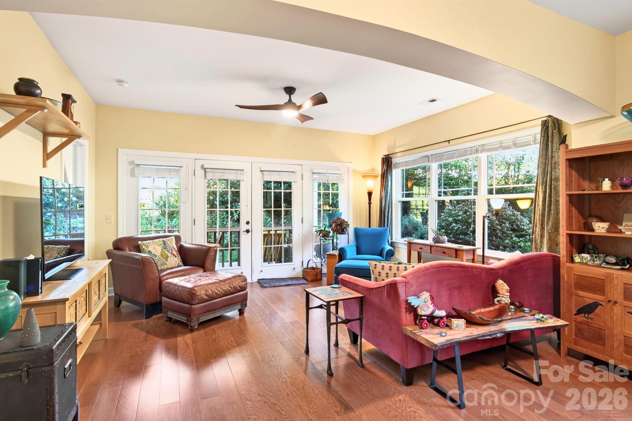 40 Hyannis Drive 203 Property Photo 3