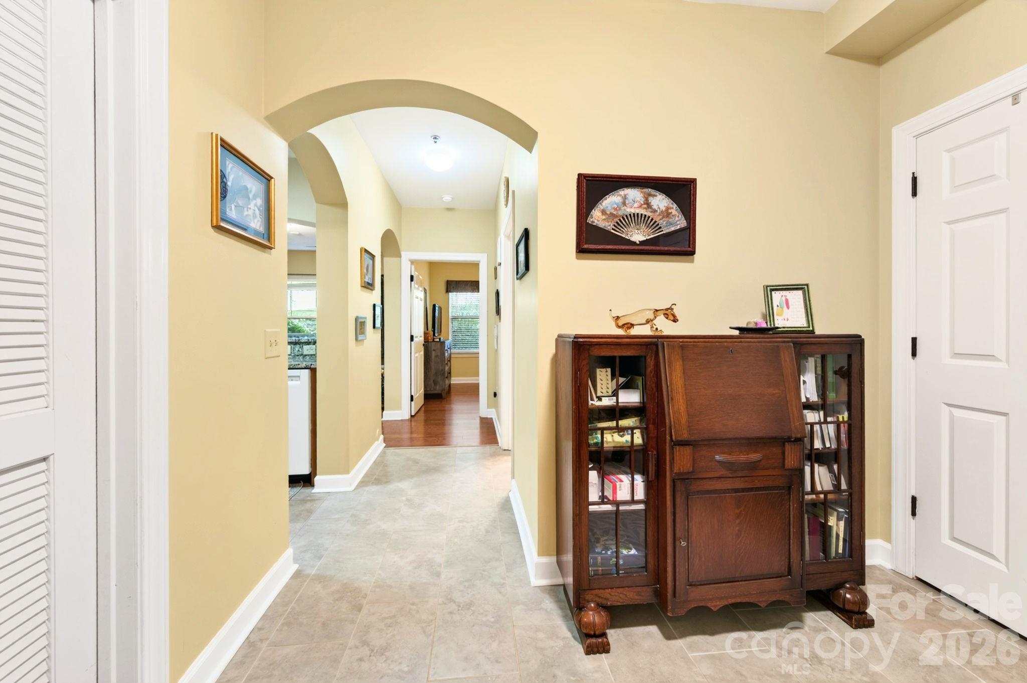 40 Hyannis Drive 203 Property Photo 8