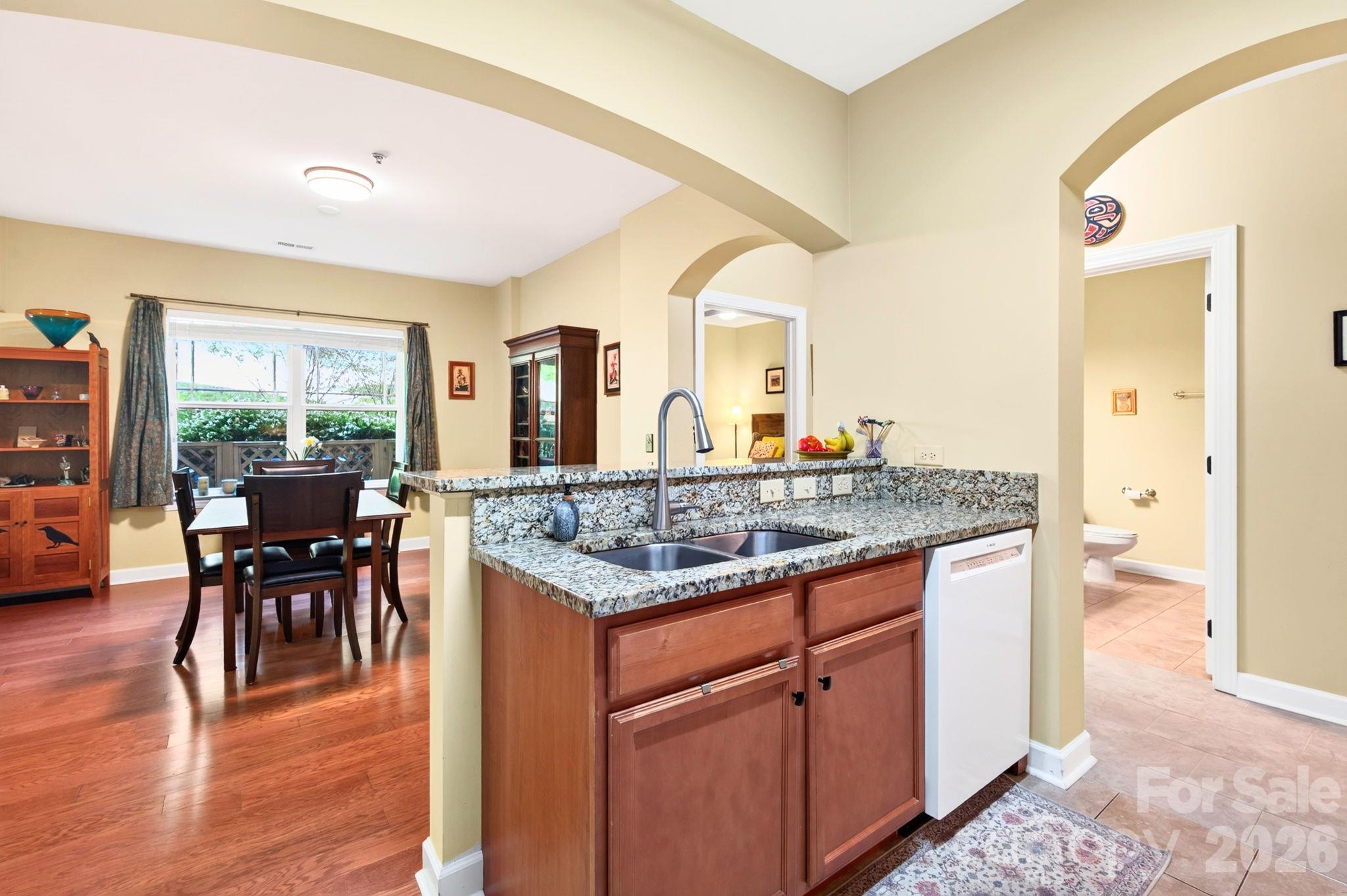 40 Hyannis Drive 203 Property Photo 12
