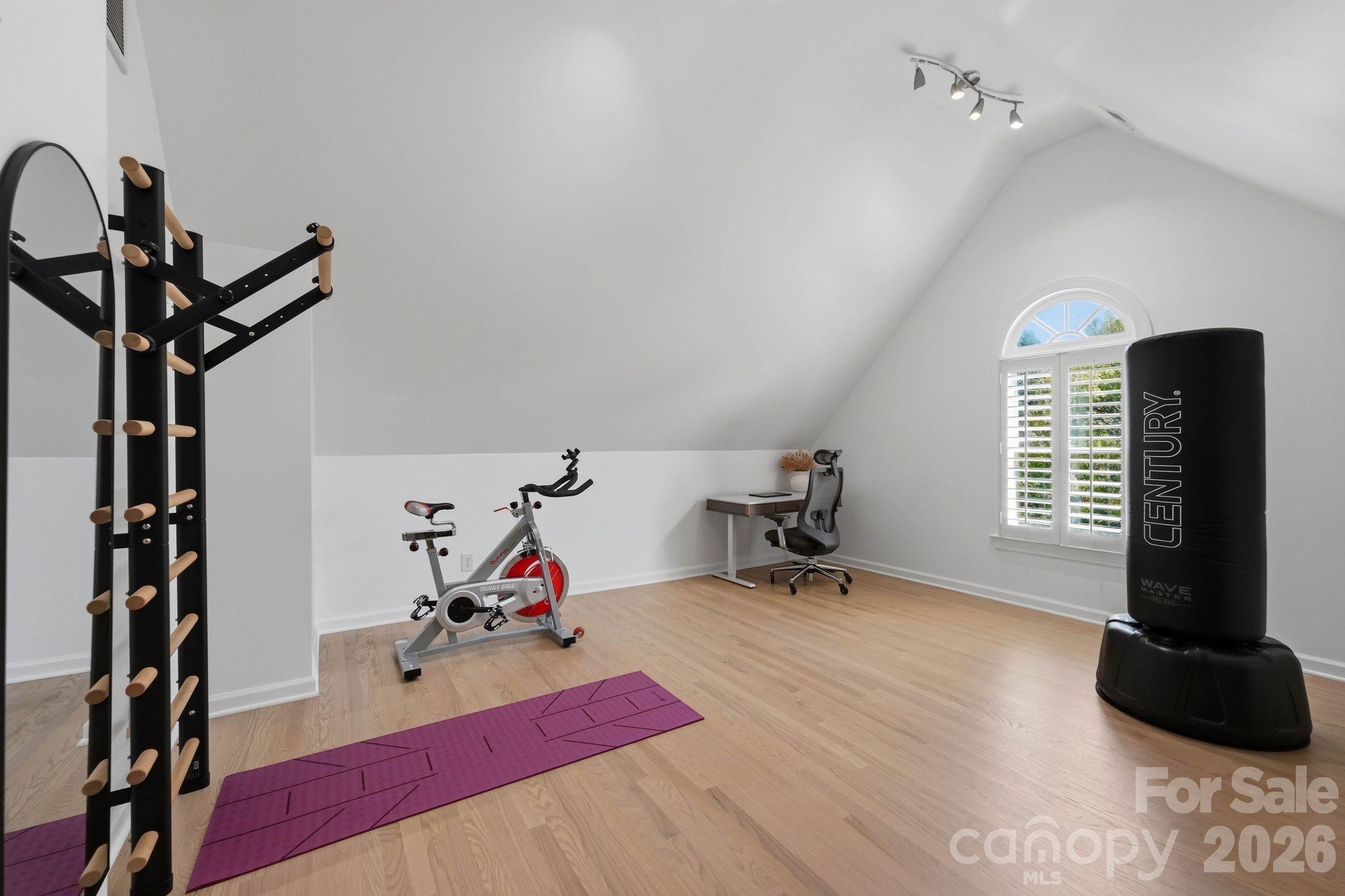 1105 Doverstone Court Property Photo 33