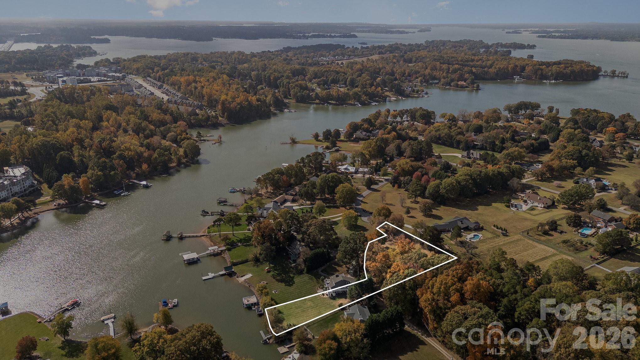 332 Queens Cove Road Property Photo 1