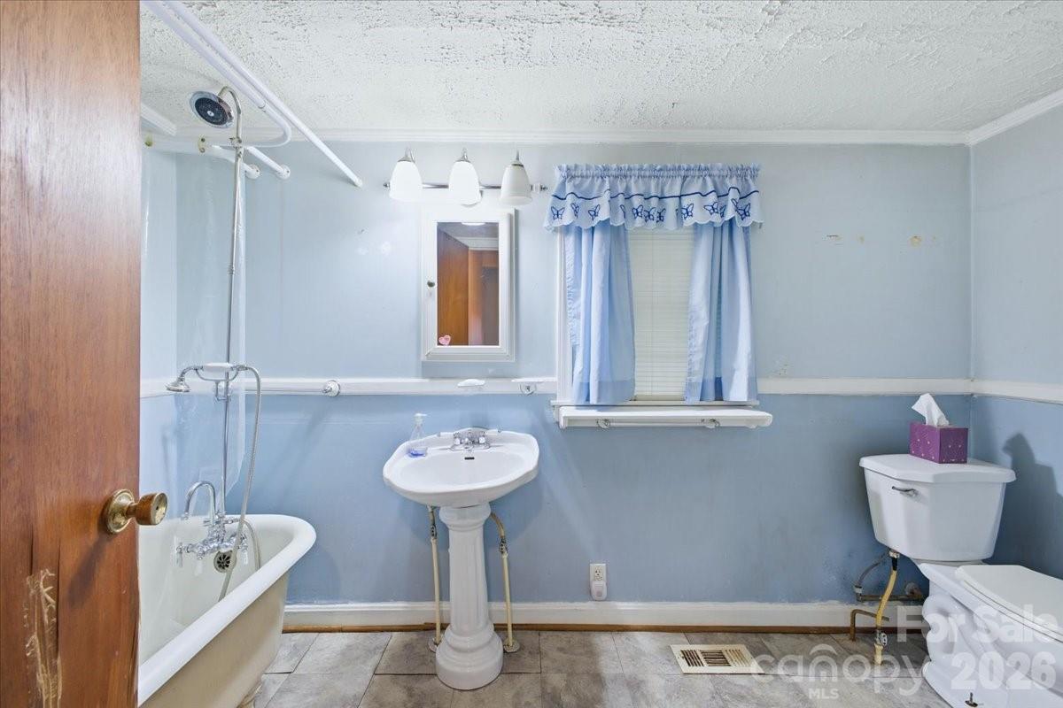 8512 Colgate Circle Property Photo 8