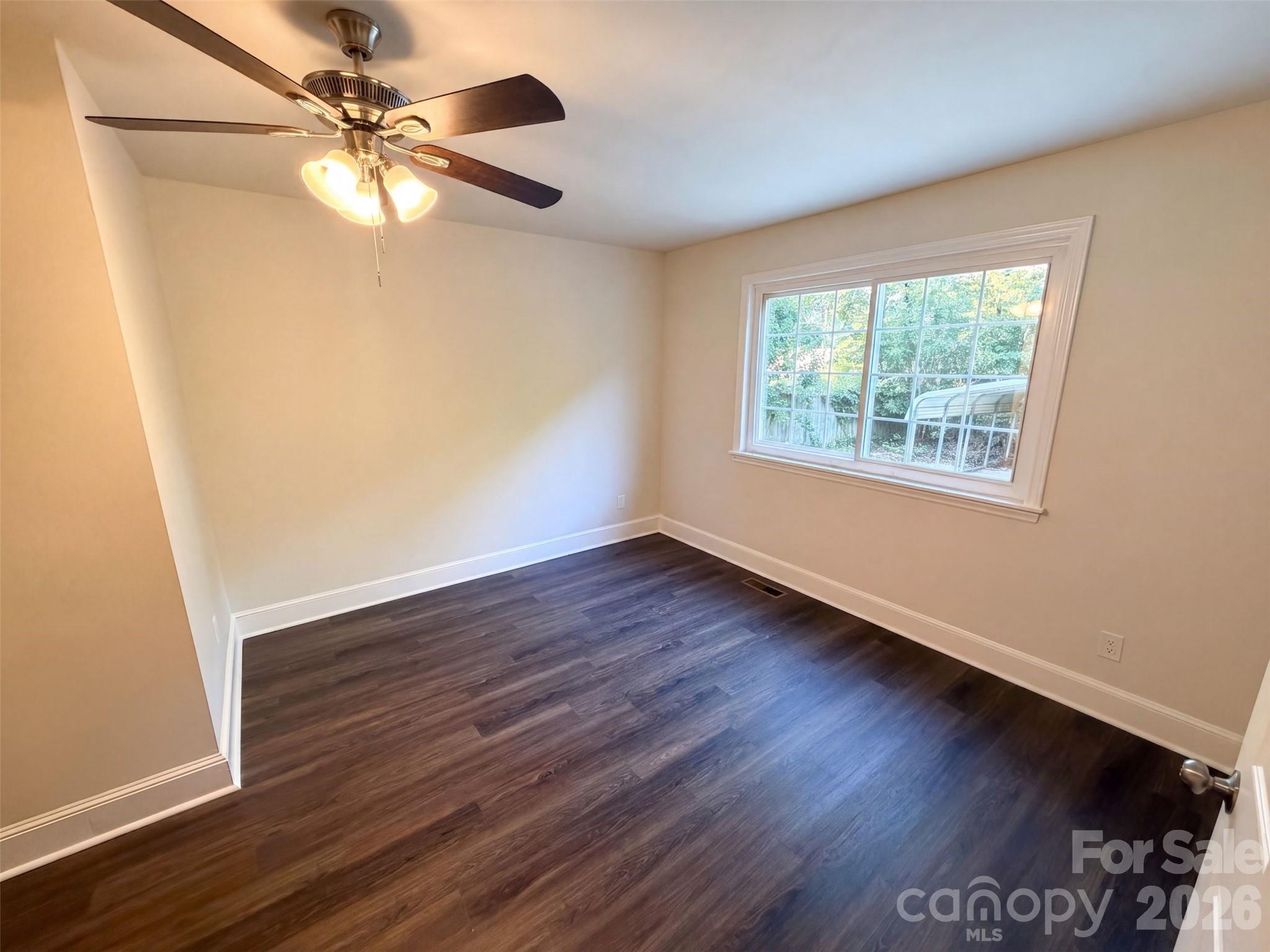7400 Monroe Road Property Photo 17