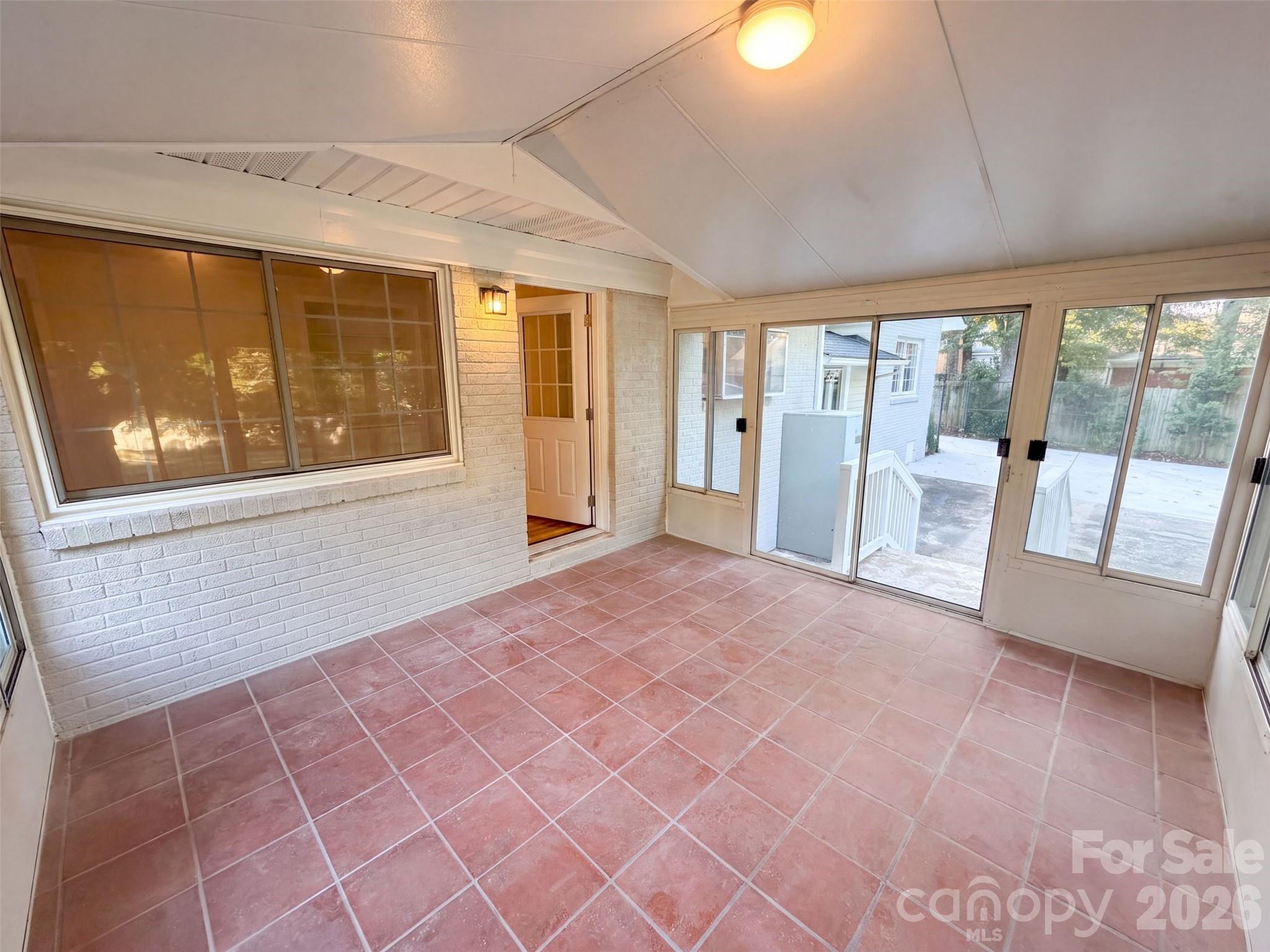 7400 Monroe Road Property Photo 22