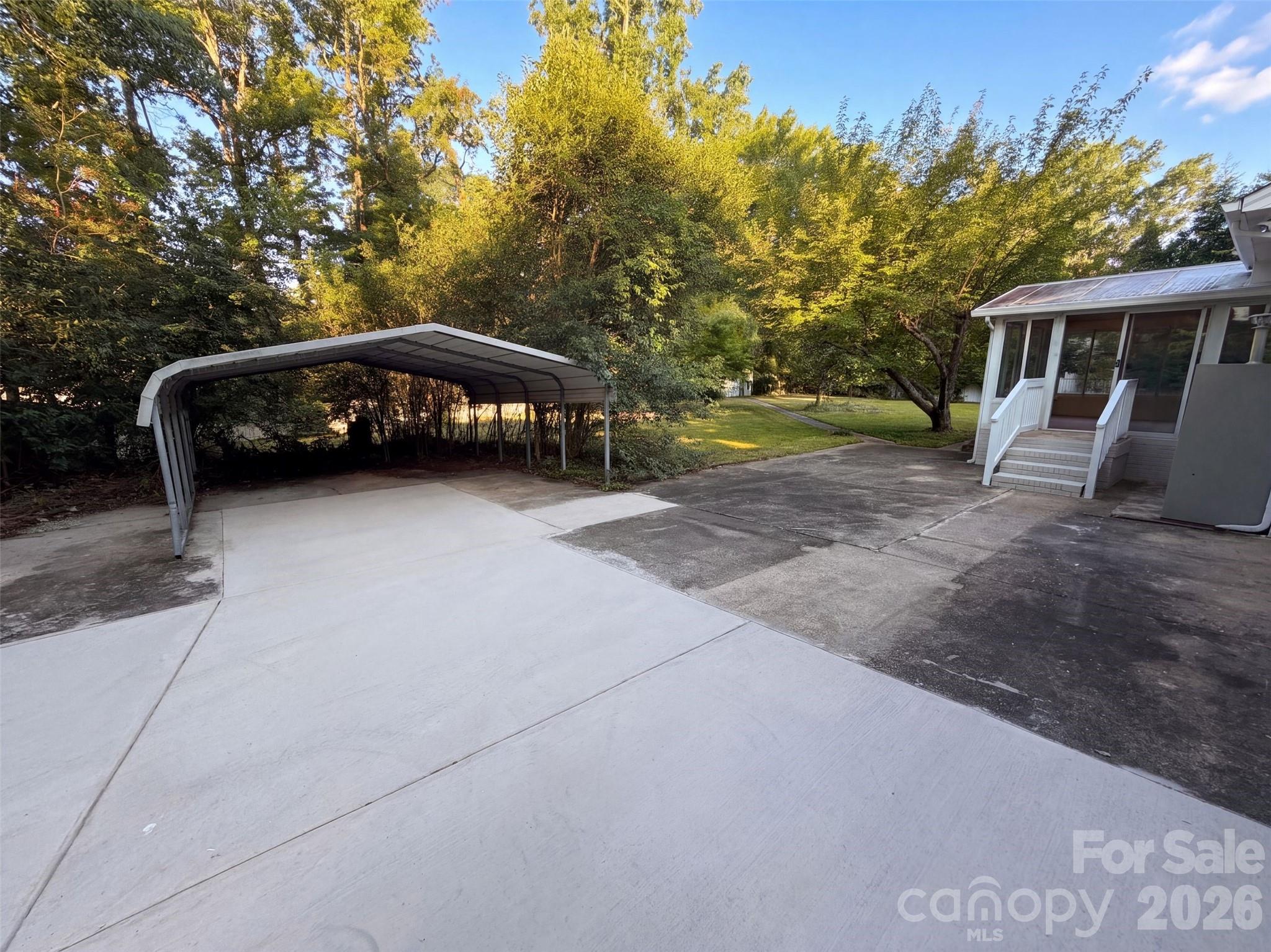 7400 Monroe Road Property Photo 24