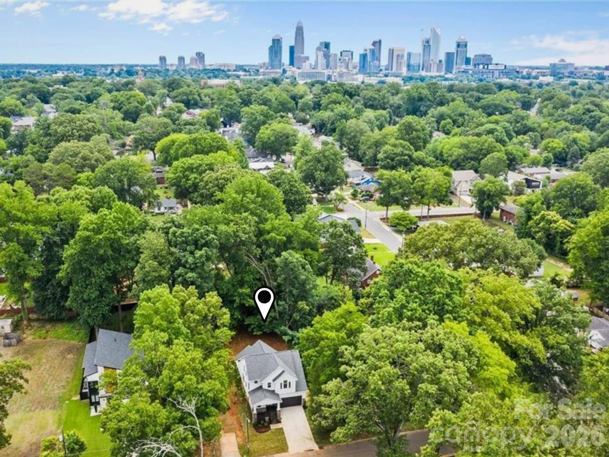 129 S Gardner Avenue Property Photo 2
