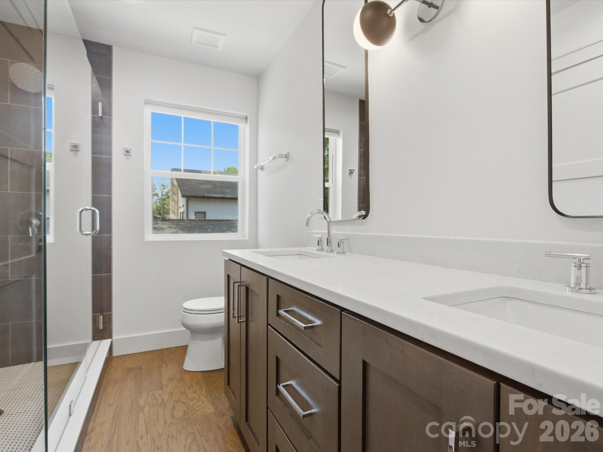 129 S Gardner Avenue Property Photo 25
