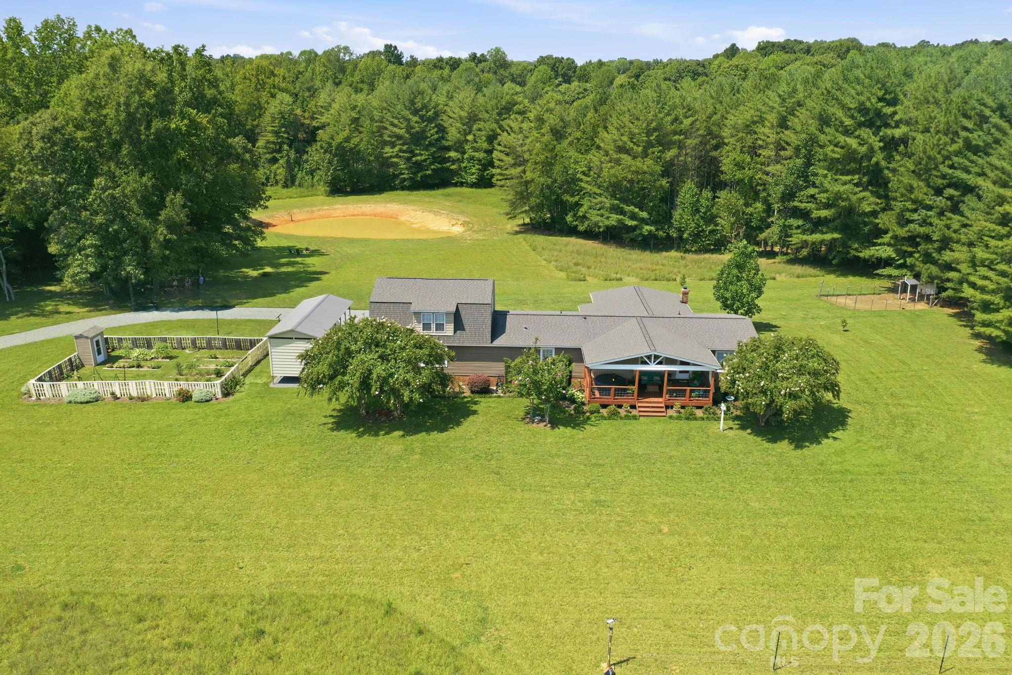 670 & 552 Whitley Road Property Photo 2