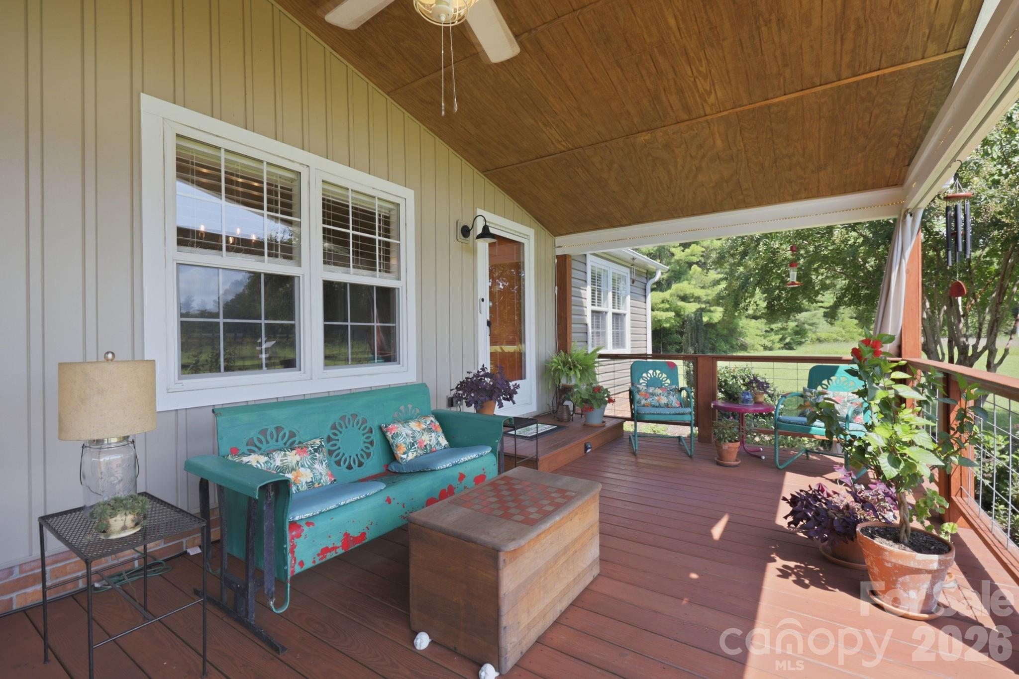 670 & 552 Whitley Road Property Photo 13