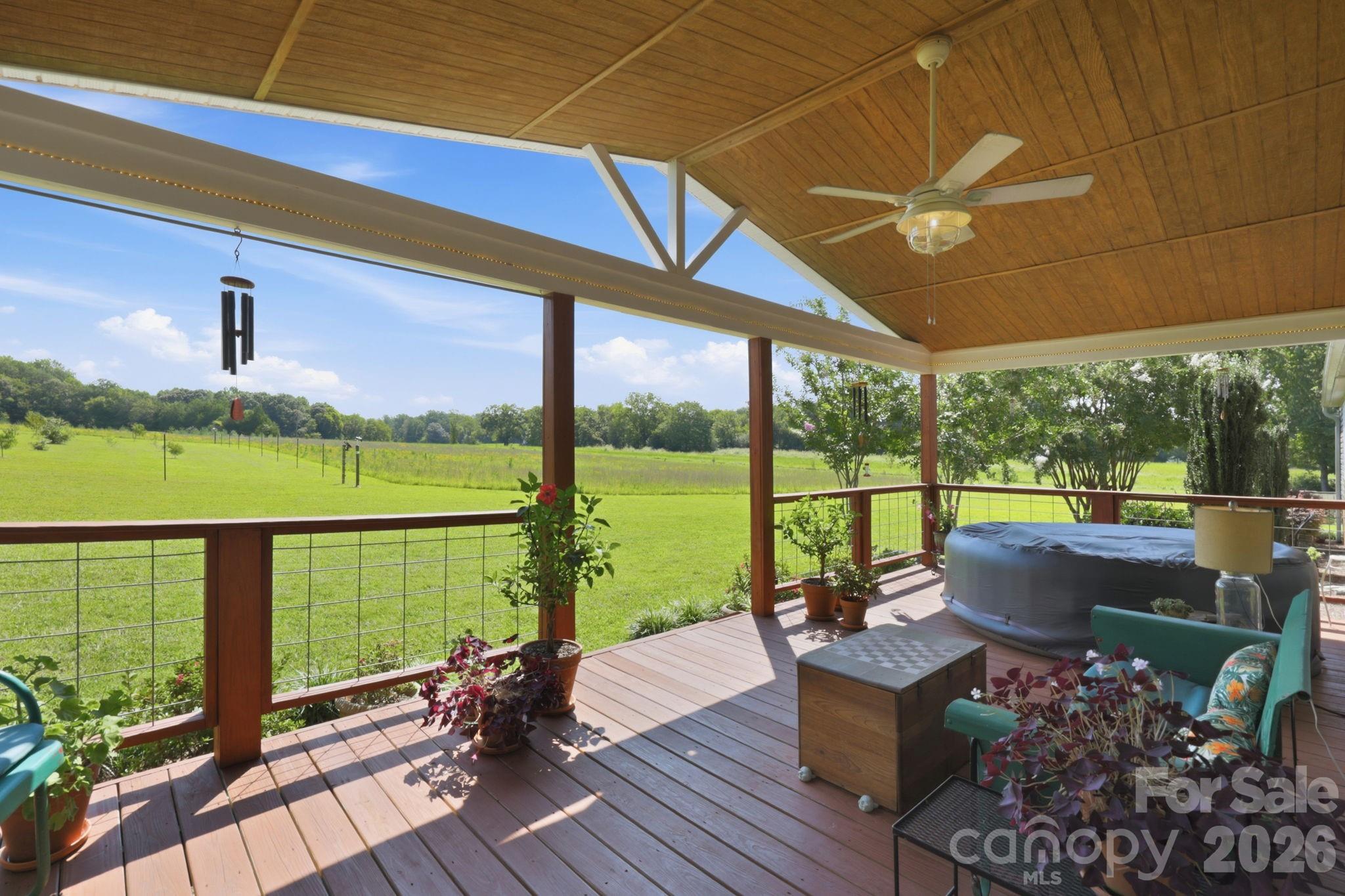 670 & 552 Whitley Road Property Photo 14