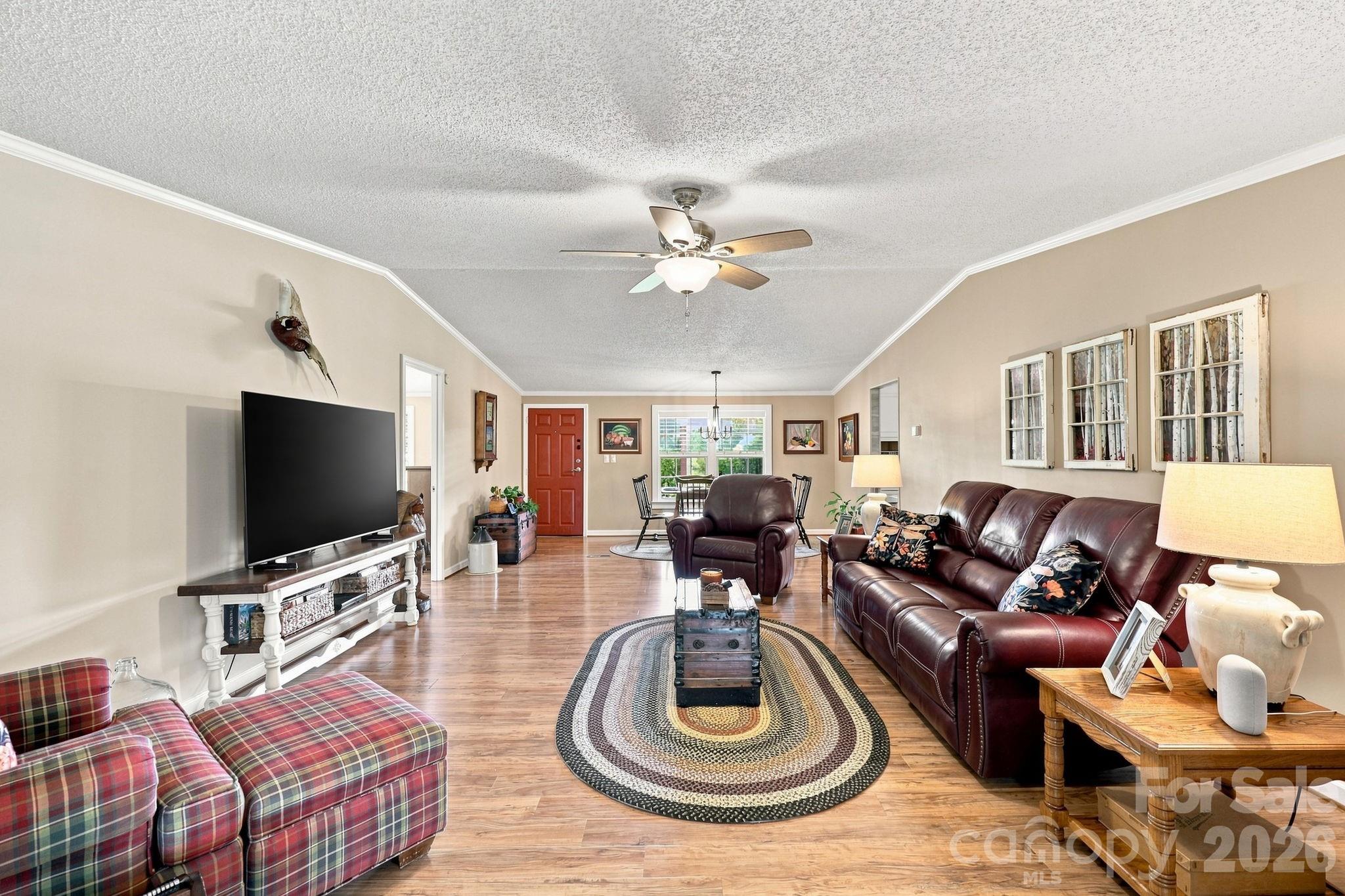 670 & 552 Whitley Road Property Photo 16