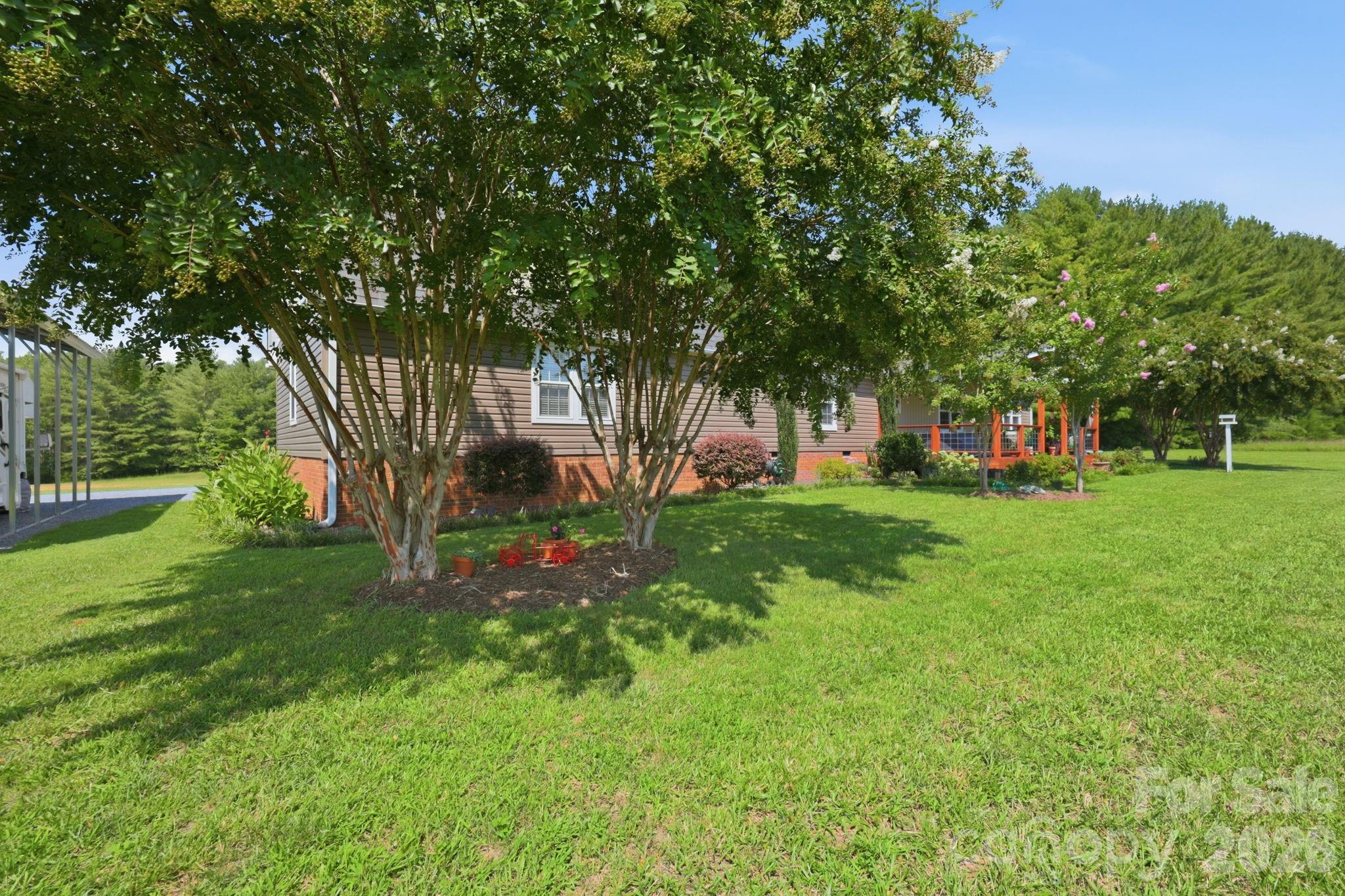 670 & 552 Whitley Road Property Photo 43